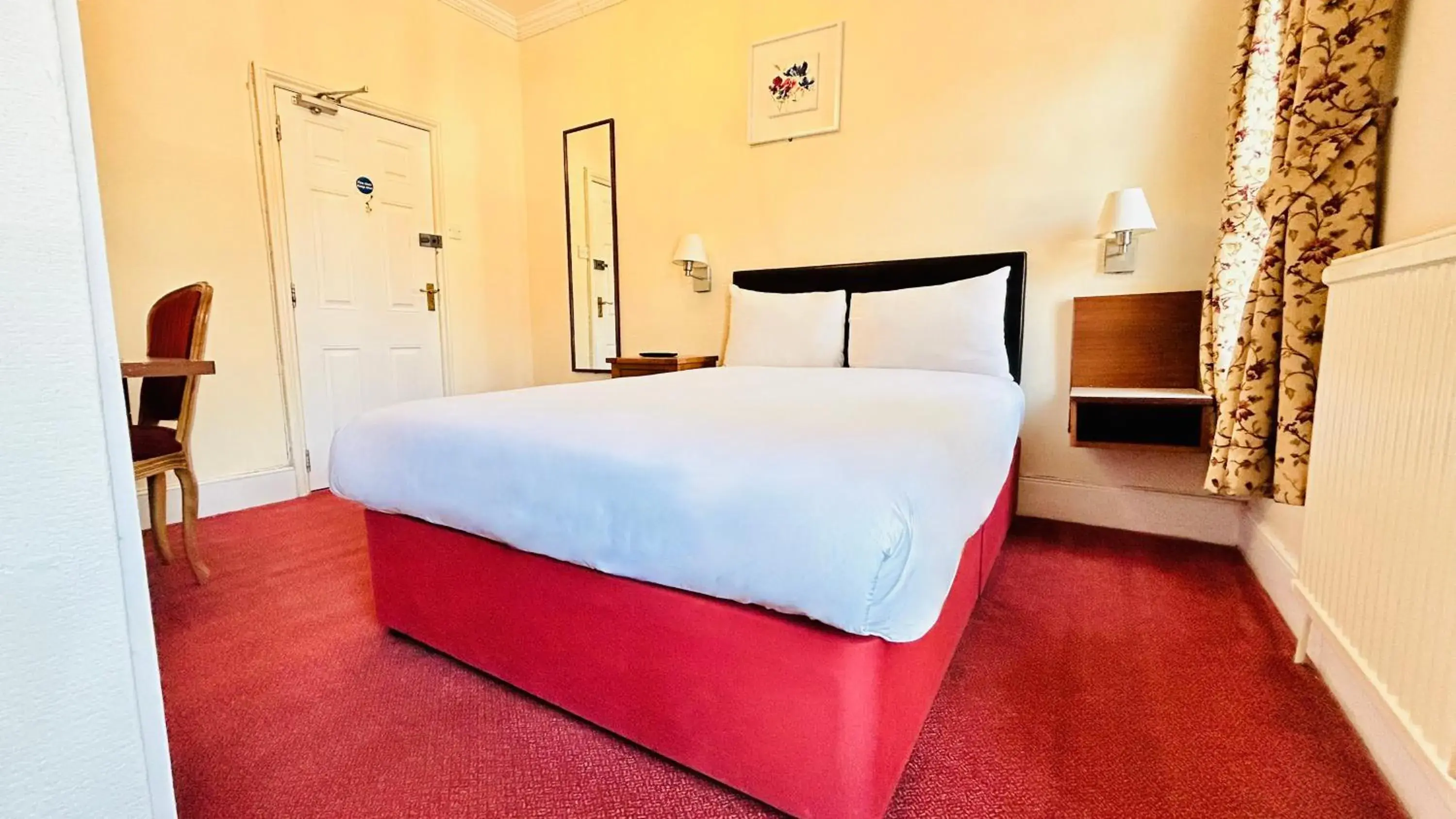 Double Room in The Columbia Hotel Double Room in The Columbia Hotel