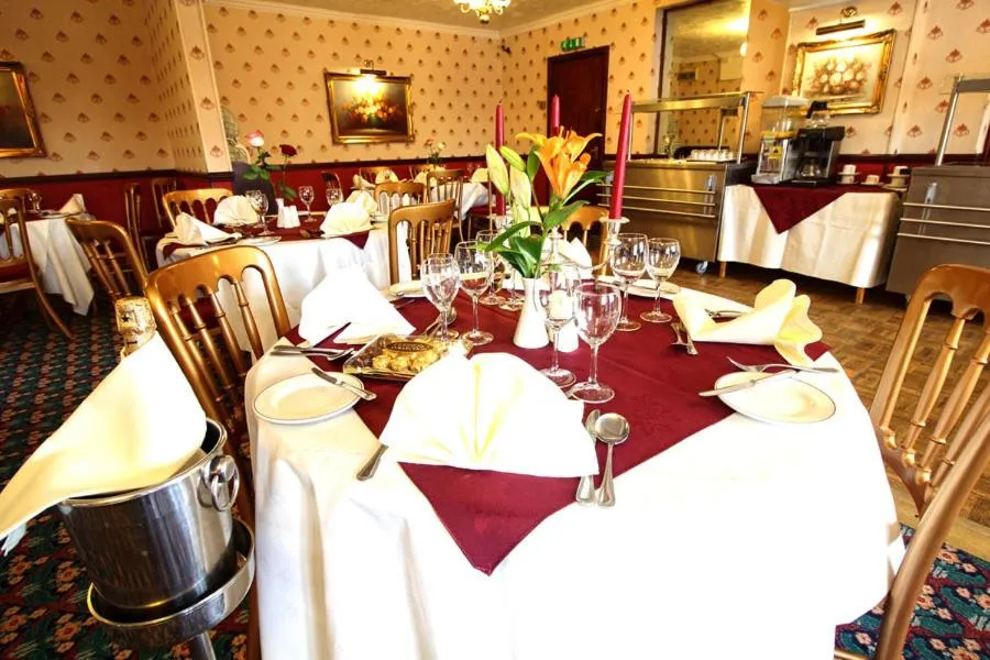 Restaurant/places to eat in The Columbia Hotel