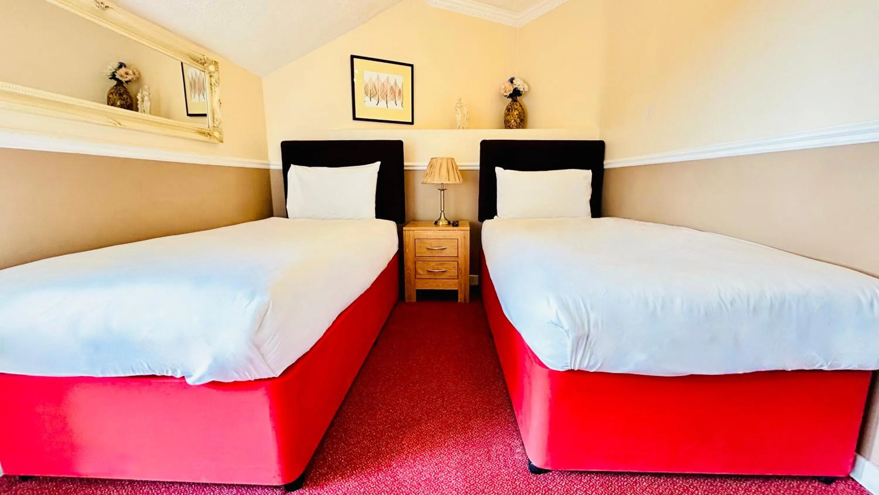 Bedroom, Bed in The Columbia Hotel