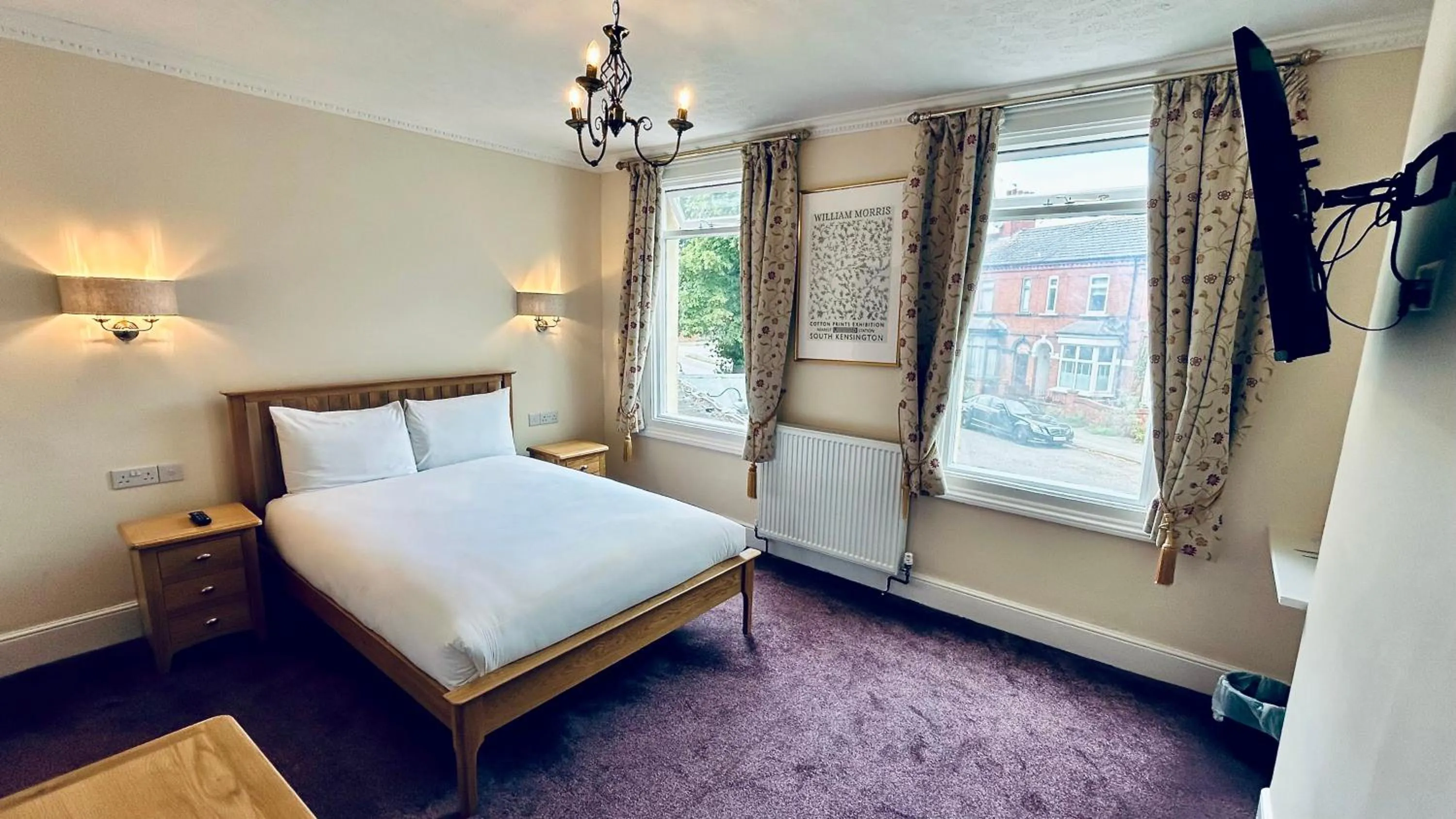 Bedroom, Bed in The Columbia Hotel