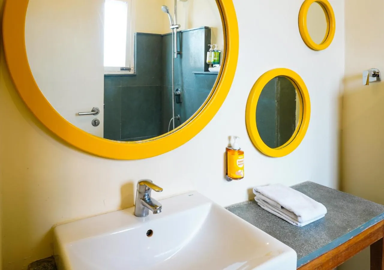 Bathroom in Bloom Boutique l Signature Towers