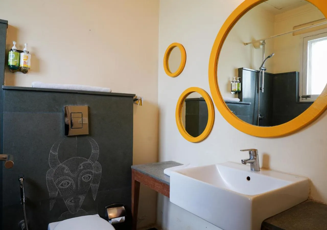 Bathroom in Bloom Boutique l Signature Towers