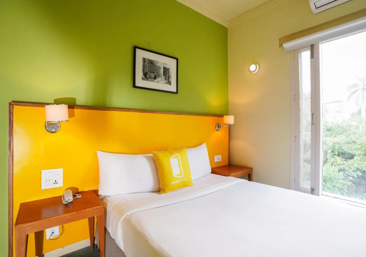 Bed in Bloom Boutique l Signature Towers