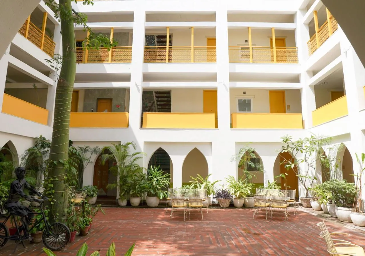 Garden in Bloom Boutique l Signature Towers