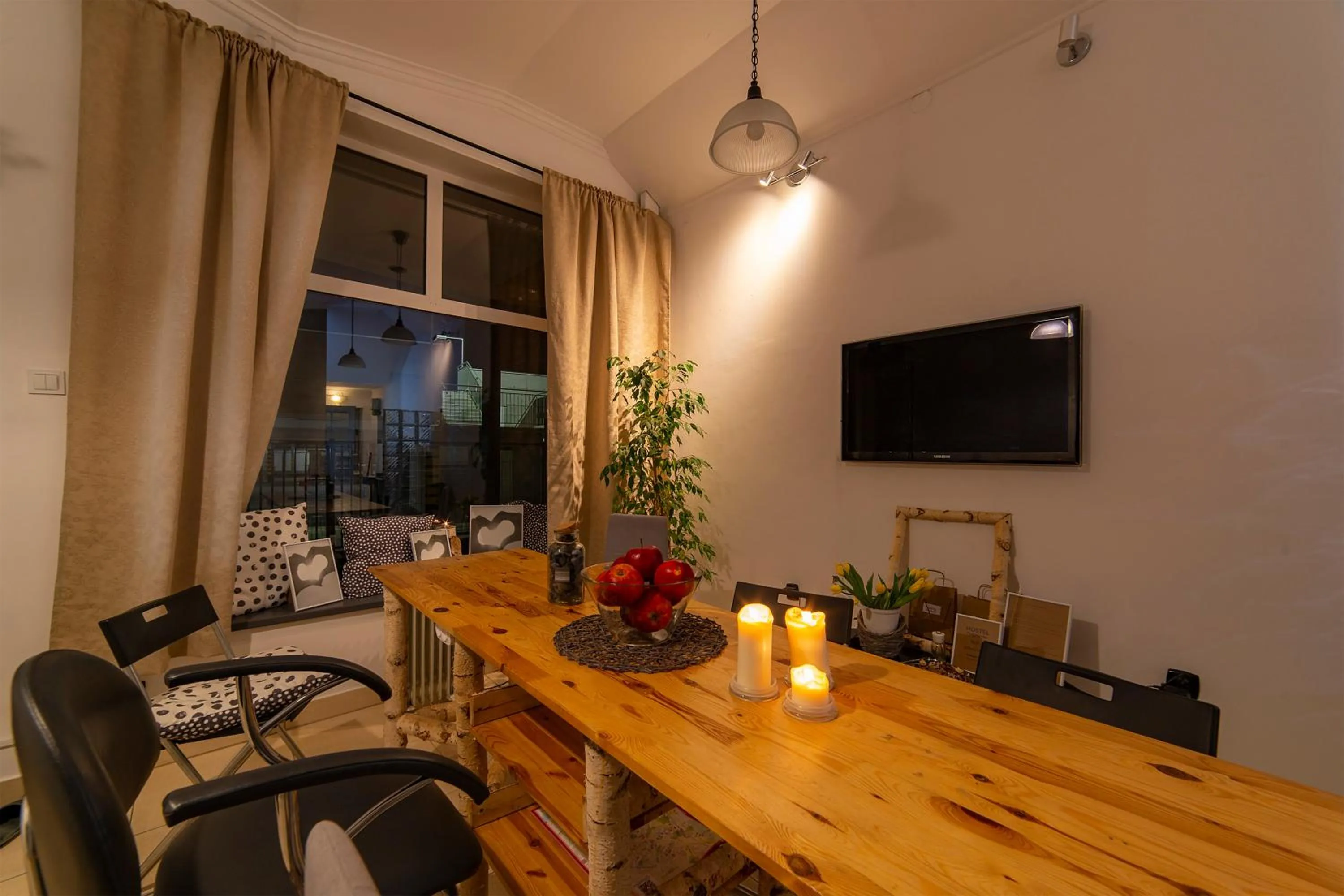 Communal lounge/ TV room in Hostel PrzyMorze