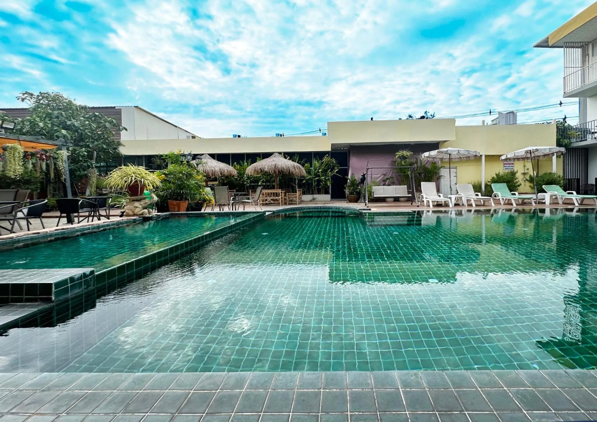 Pool view in Anantra Pattaya Resort