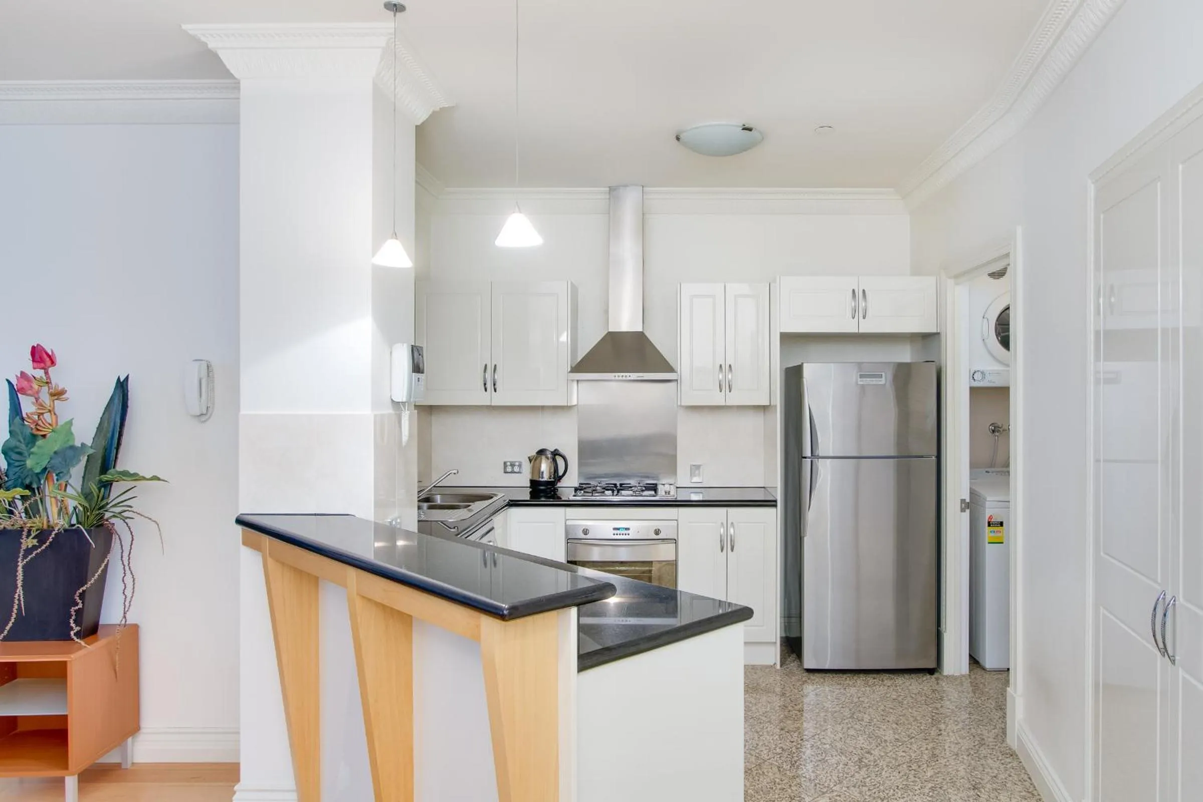 Kitchen or kitchenette in MacArthur Chambers