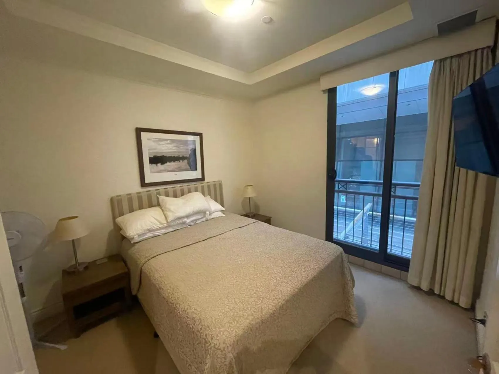 Bed in MacArthur Chambers