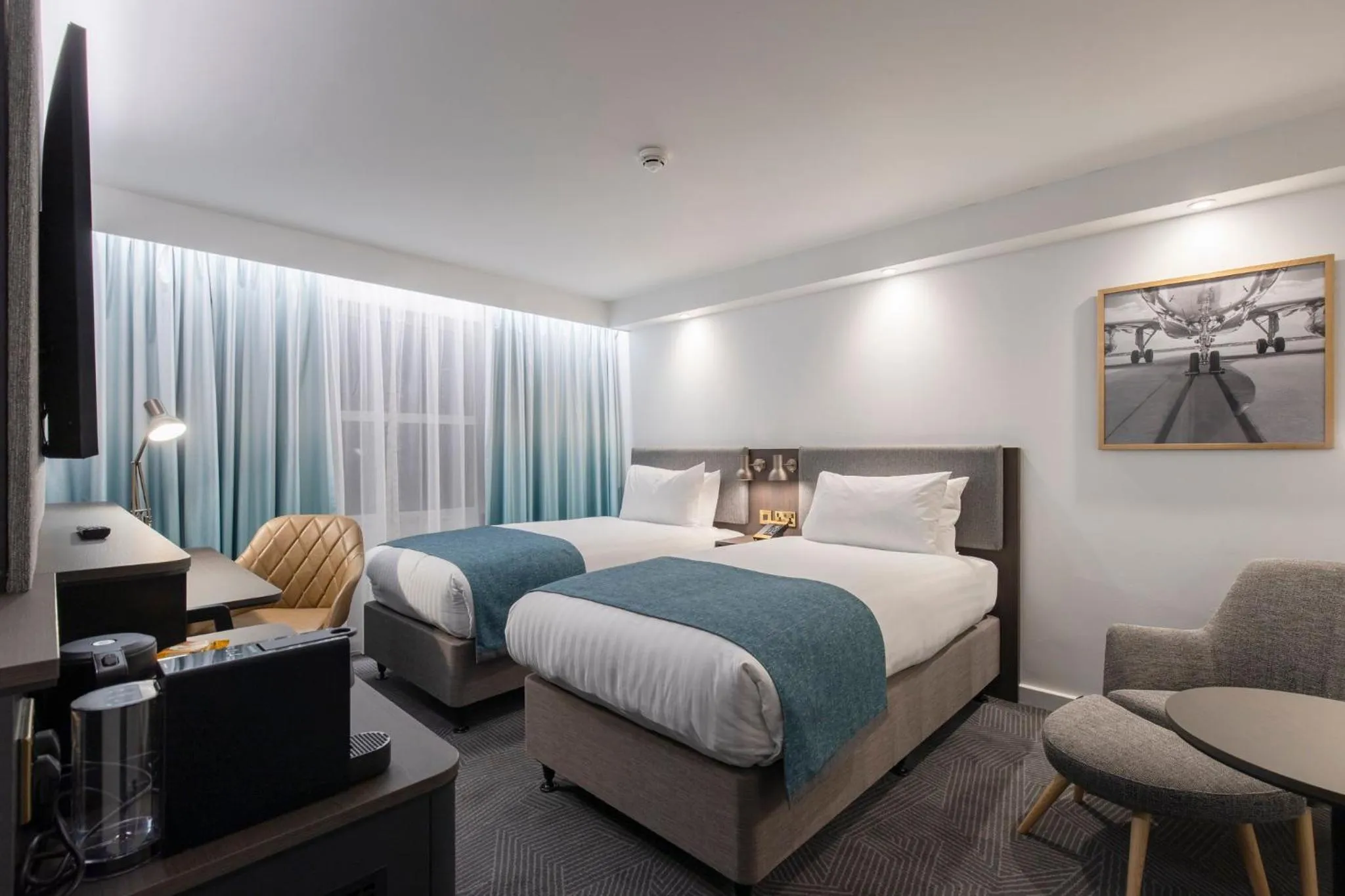 Photo of the whole room, Bed in Holiday Inn Bristol Airport by IHG