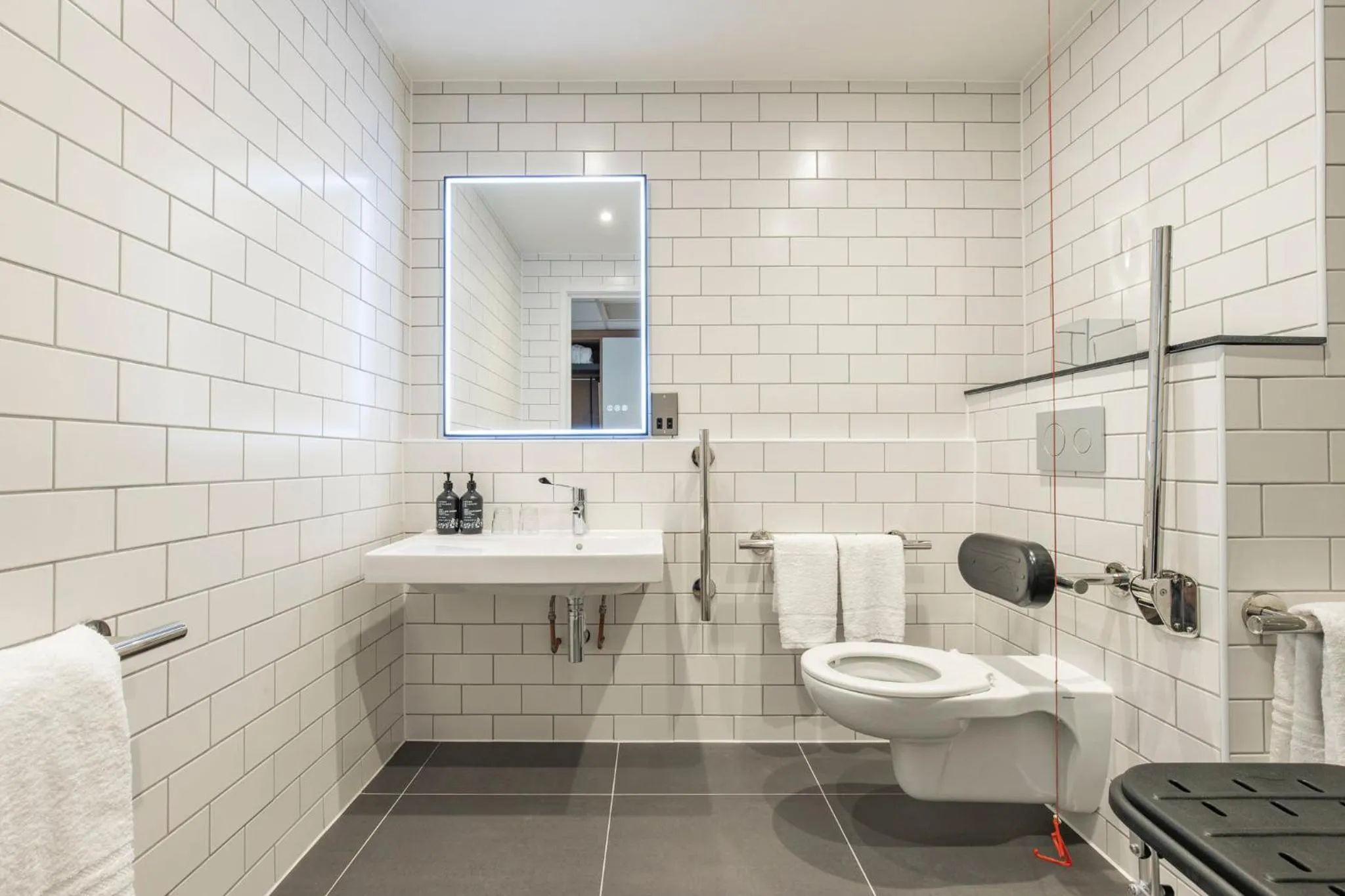 Photo of the whole room in Holiday Inn Bristol Airport by IHG