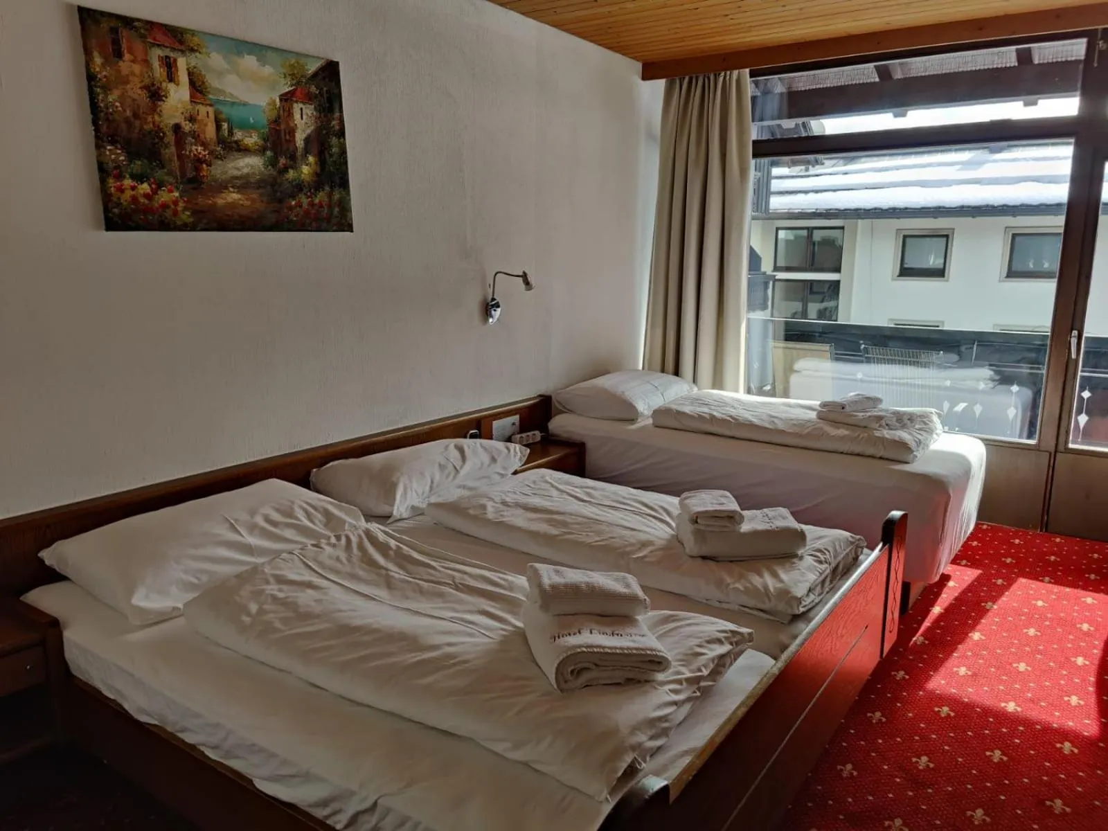 Bedroom, Bed in Hotel Lindwurm