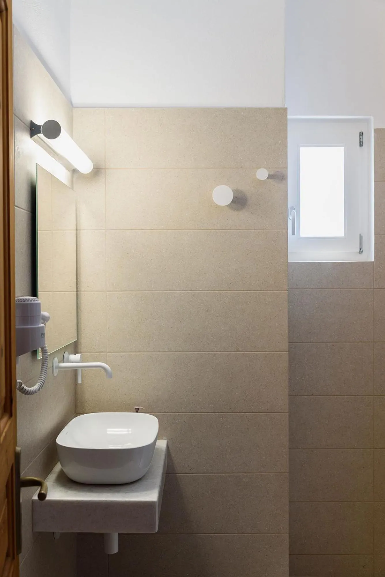 Shower in Hotel Bilia