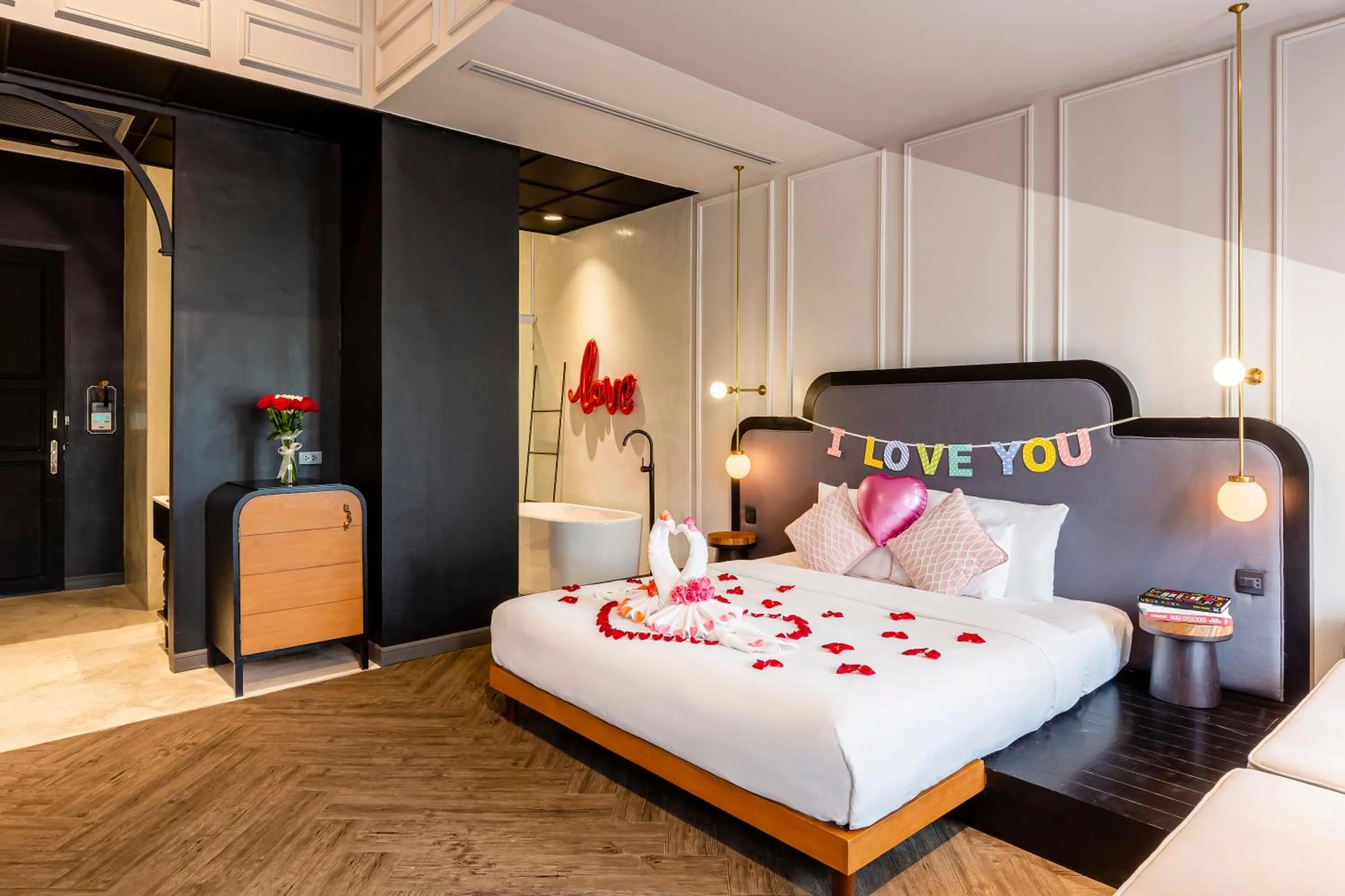 Bed in MiLa Thapae@Chiang Mai Old City