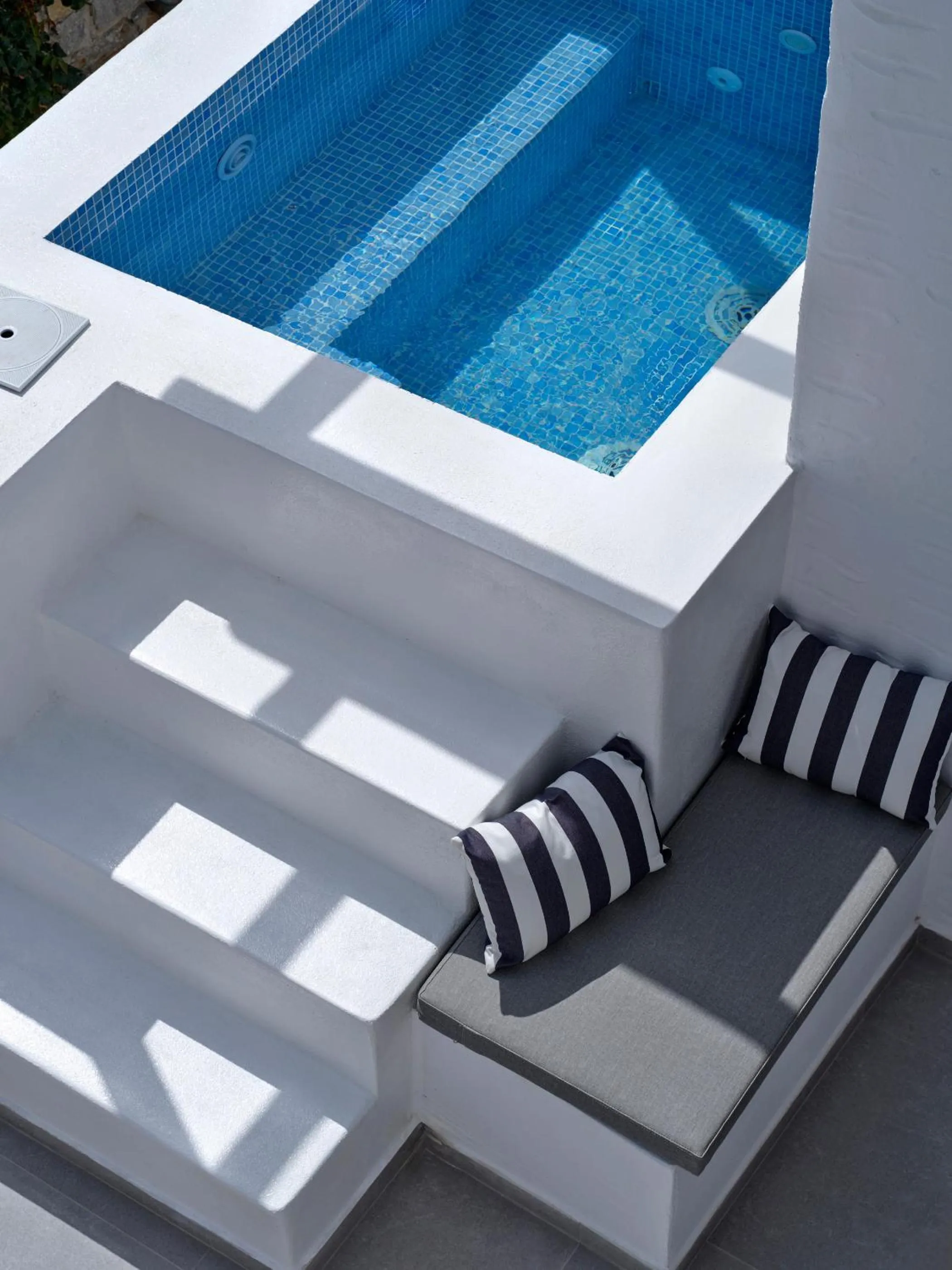 Hot Tub in Aella Residence