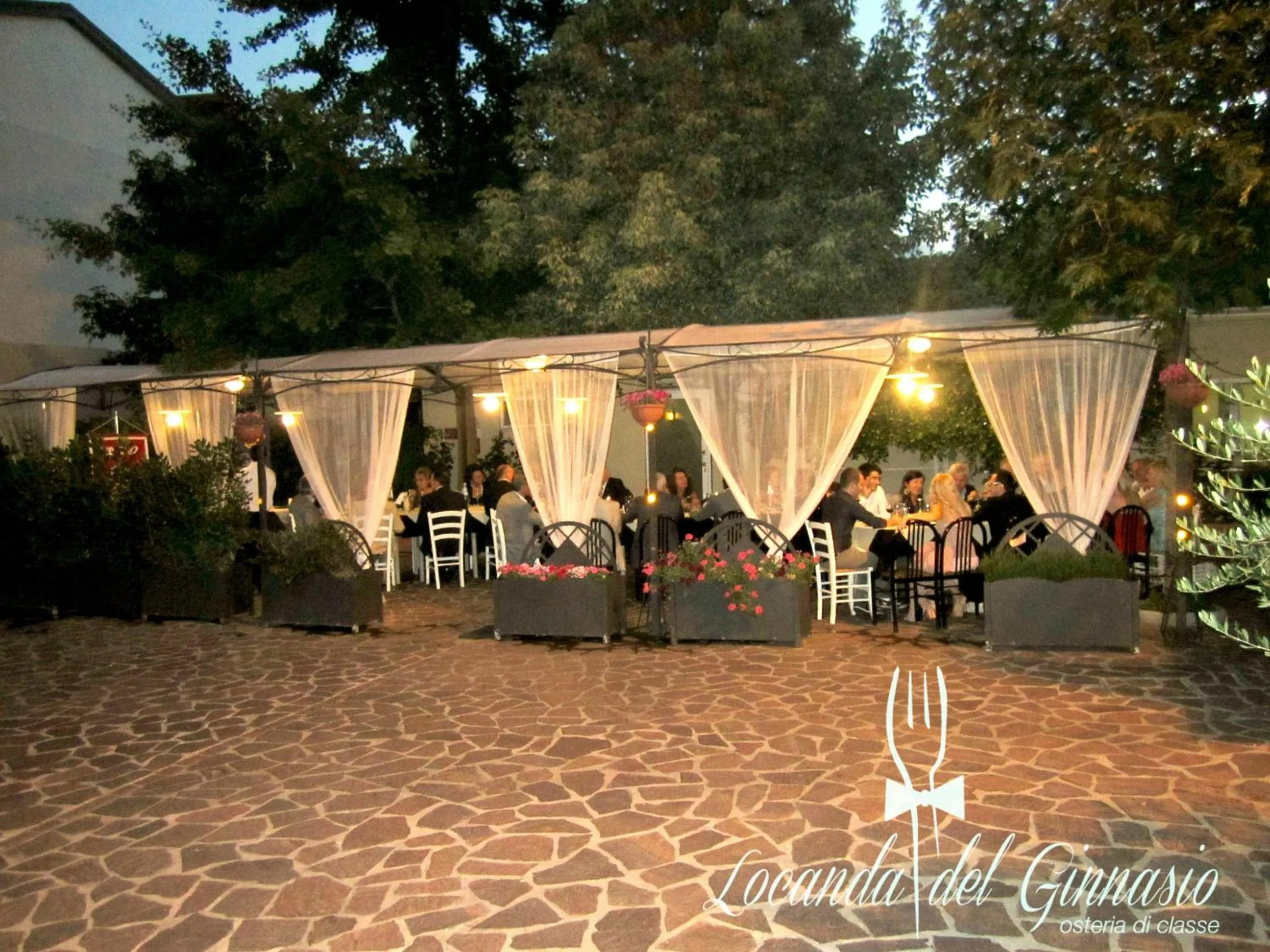 Text overlay in Hotel Europa