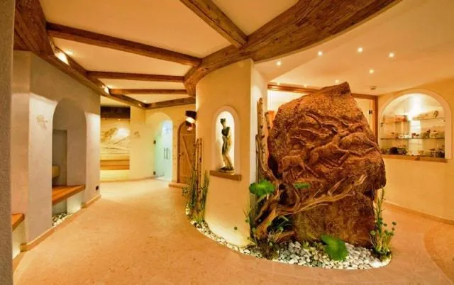 Decorative detail in Hotel Des Alpes