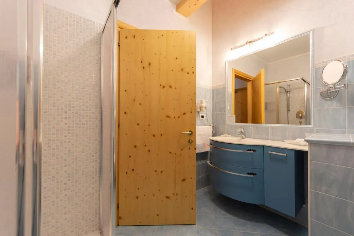 Bathroom in Hotel Des Alpes