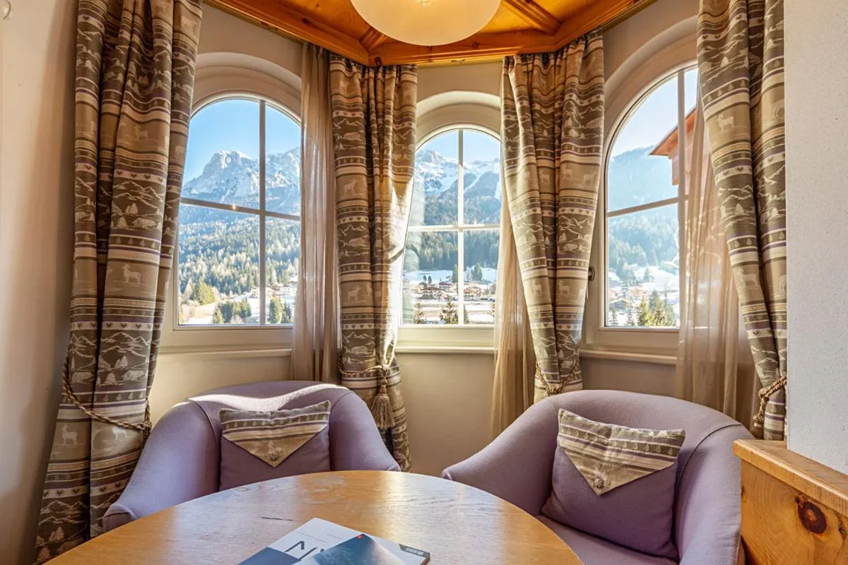 Living room in Hotel Des Alpes