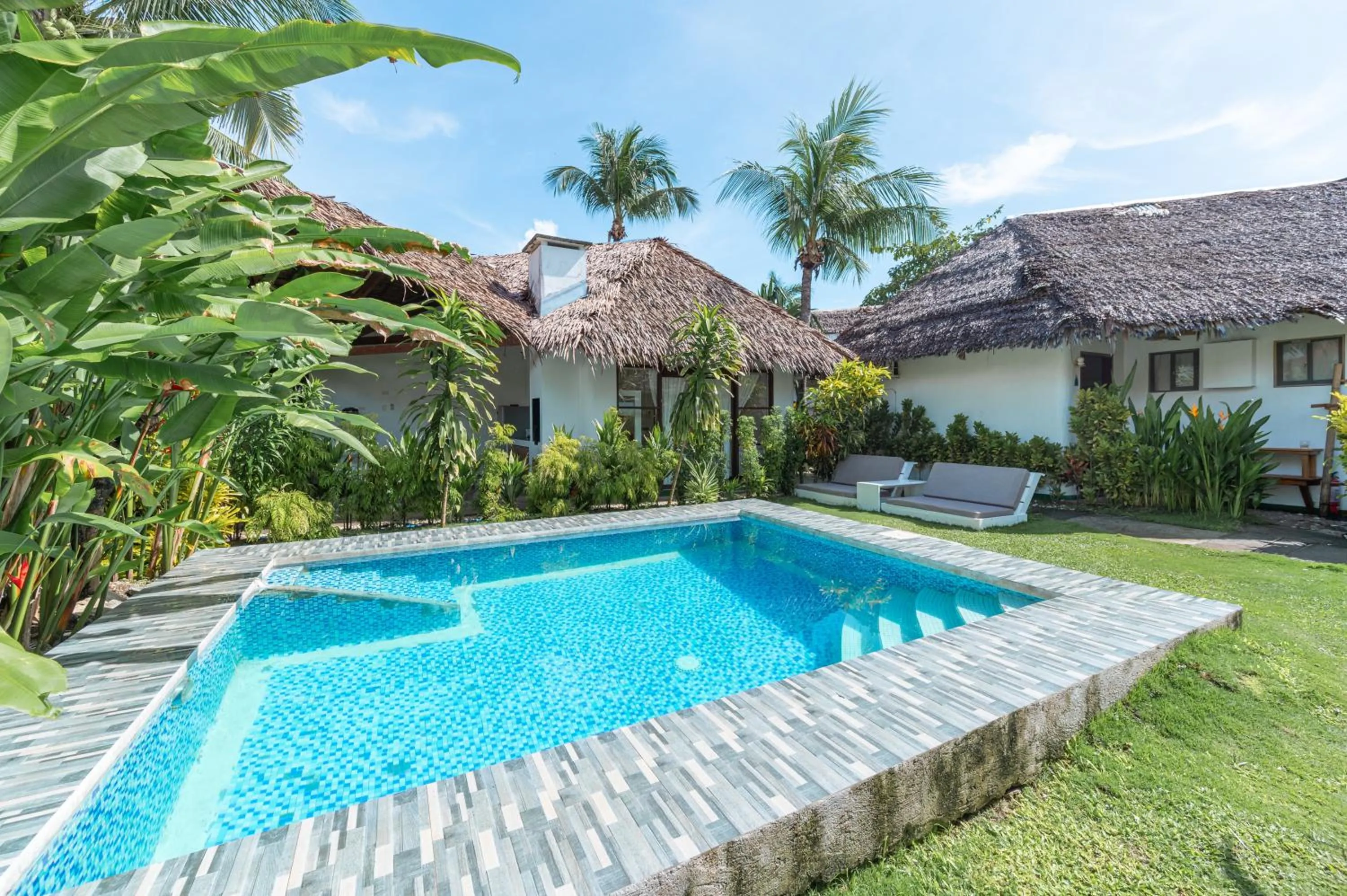 Swimming pool in Blauset Two