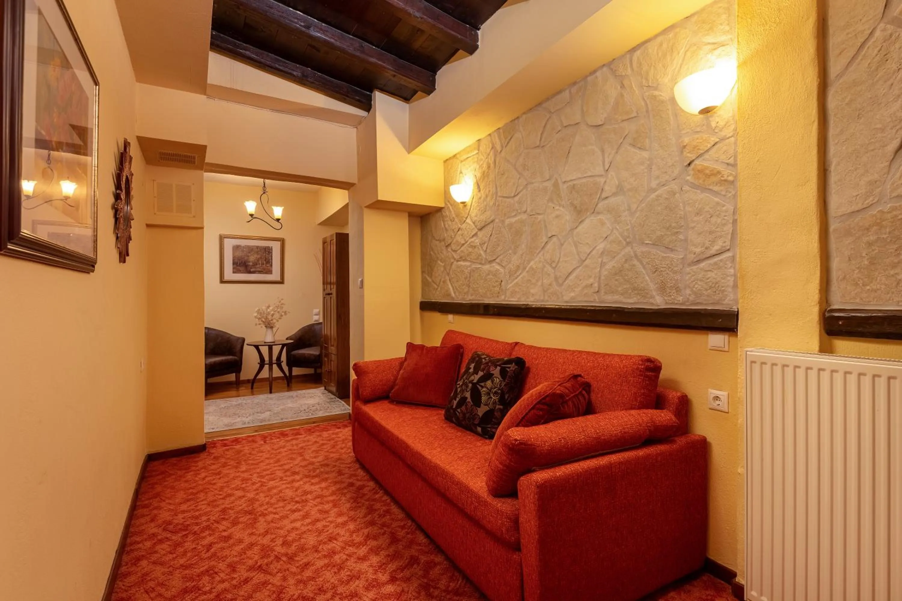 Photo of the whole room in Mikri Arktos