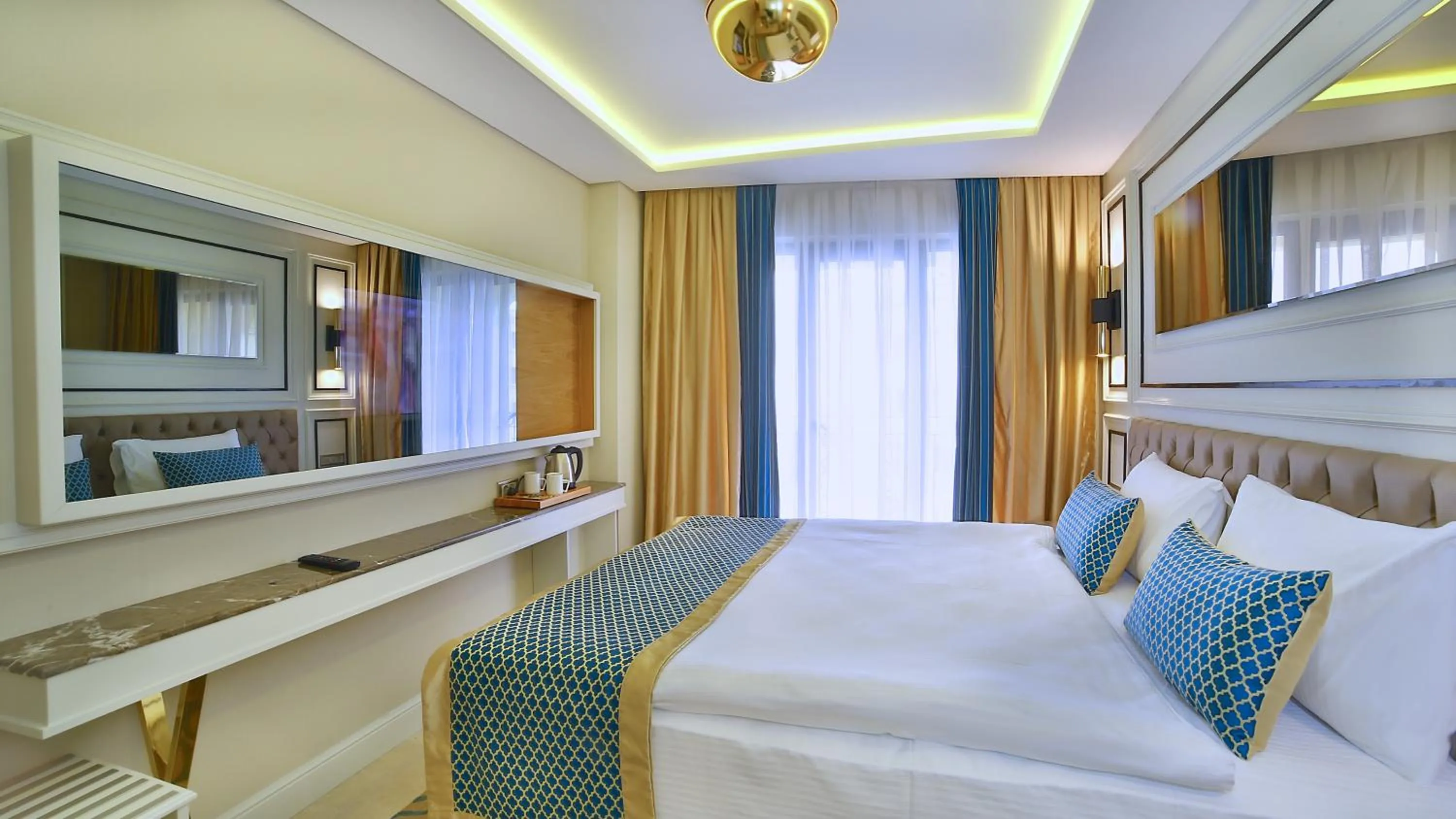 Bed in Beethoven Premium Hotel