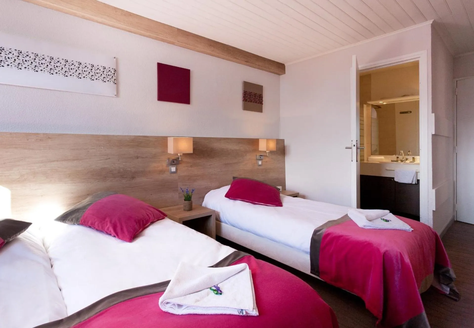 Photo of the whole room, Bed in Hôtel Club MMV Le Panorama