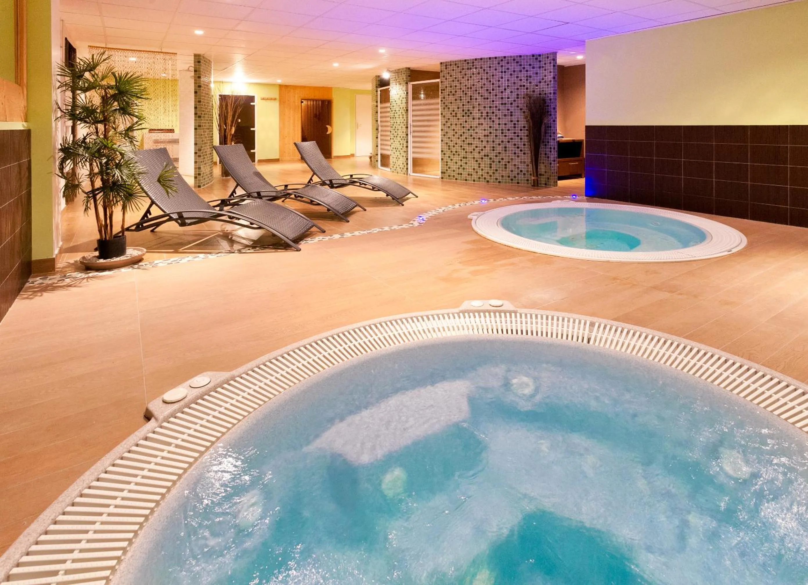 Hot Tub in Hôtel Club MMV Le Panorama