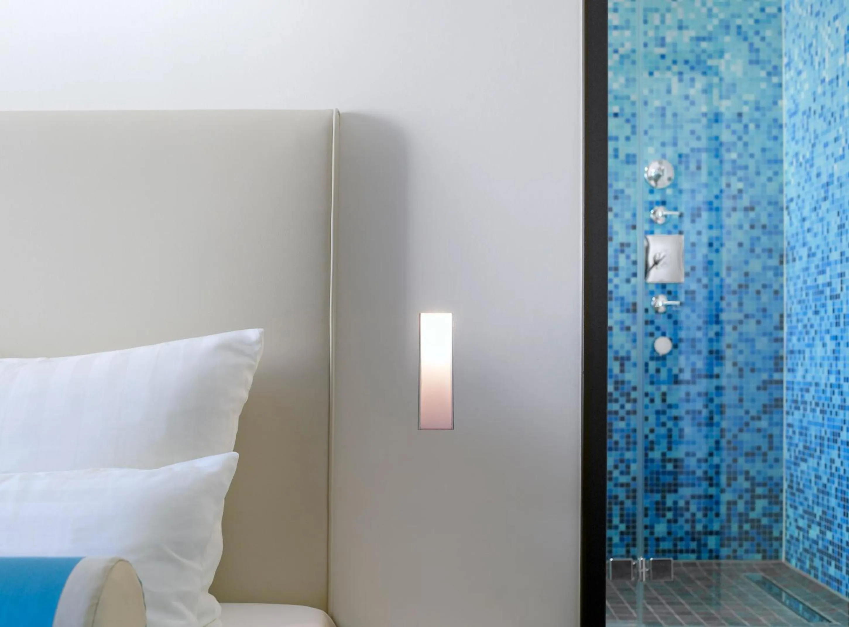 Decorative detail, Bed in Schlosshotel Bergzaberner Hof