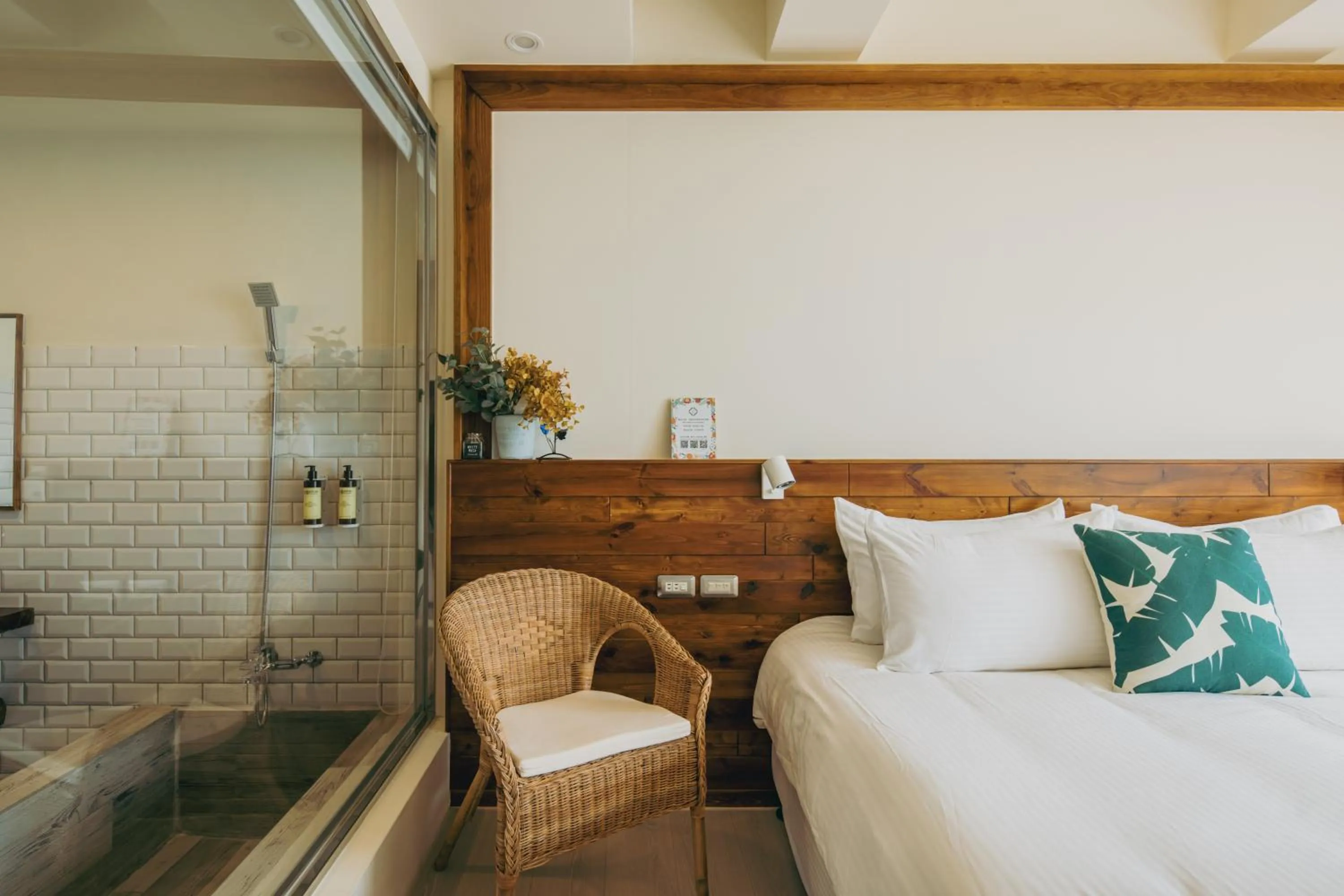 Chuanfanrock Haku Beach Days Inn