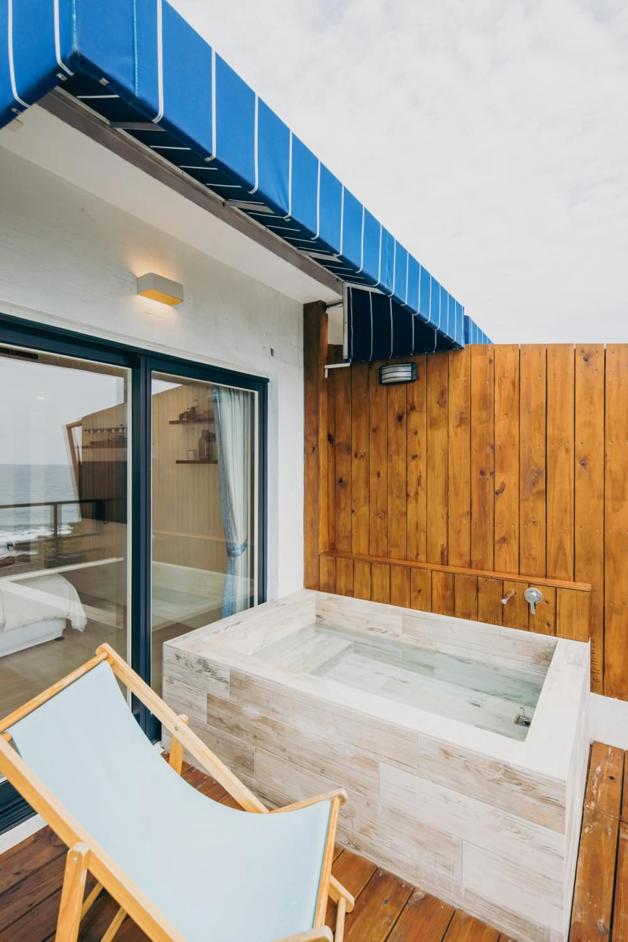 Chuanfanrock Haku Beach Days Inn