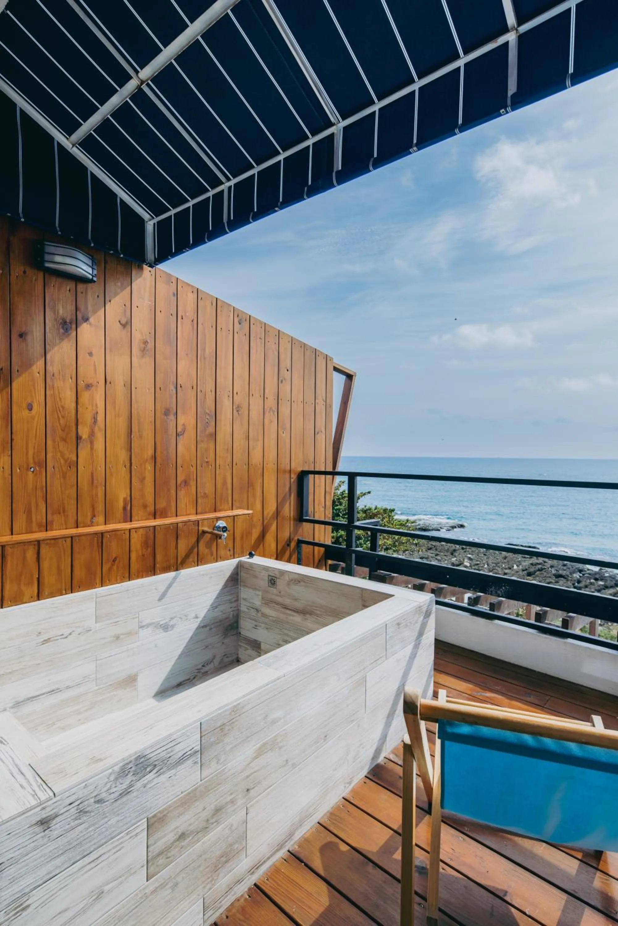 Chuanfanrock Haku Beach Days Inn