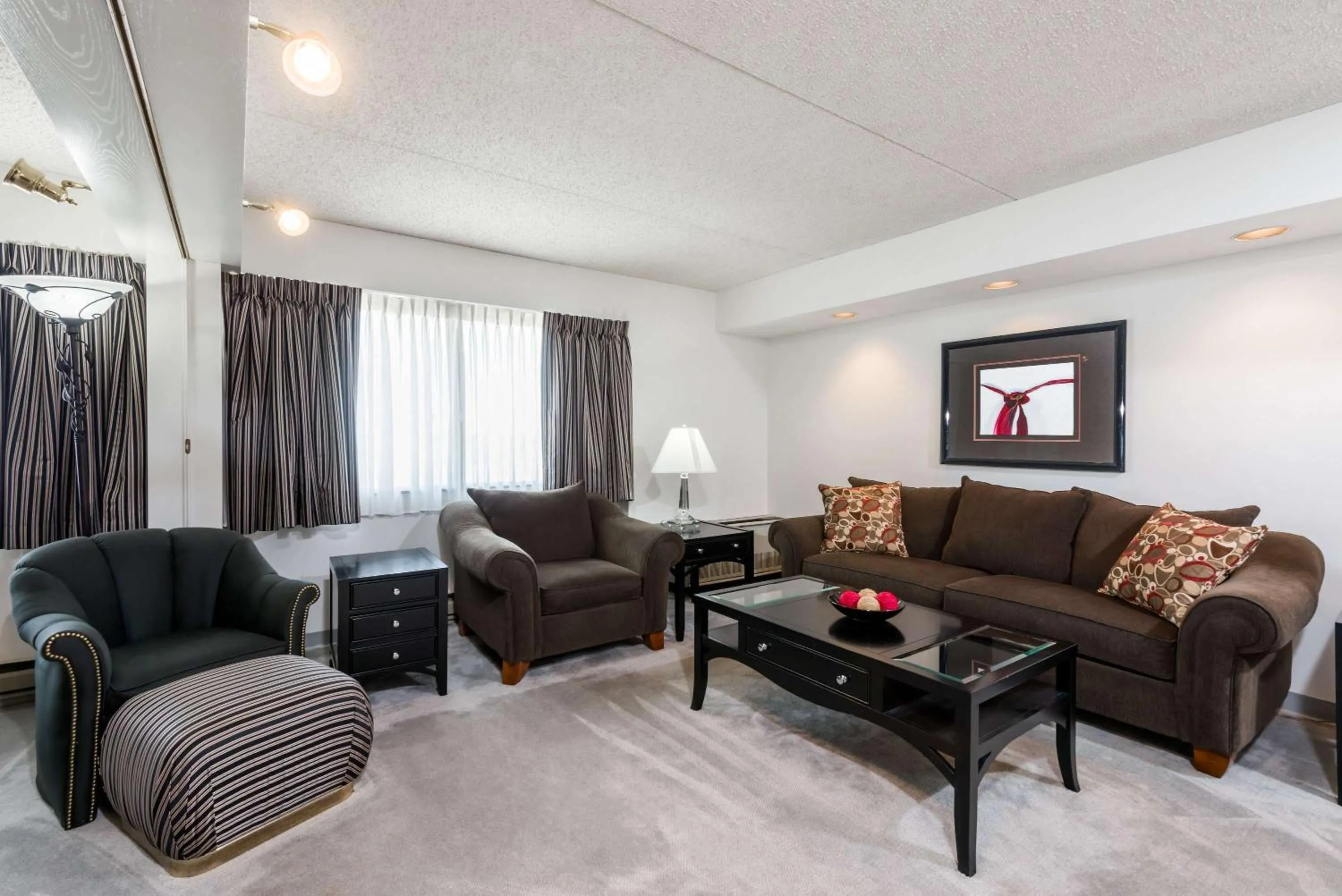 Photo of the whole room, Seating Area in Ramada Plaza by Wyndham Hagerstown