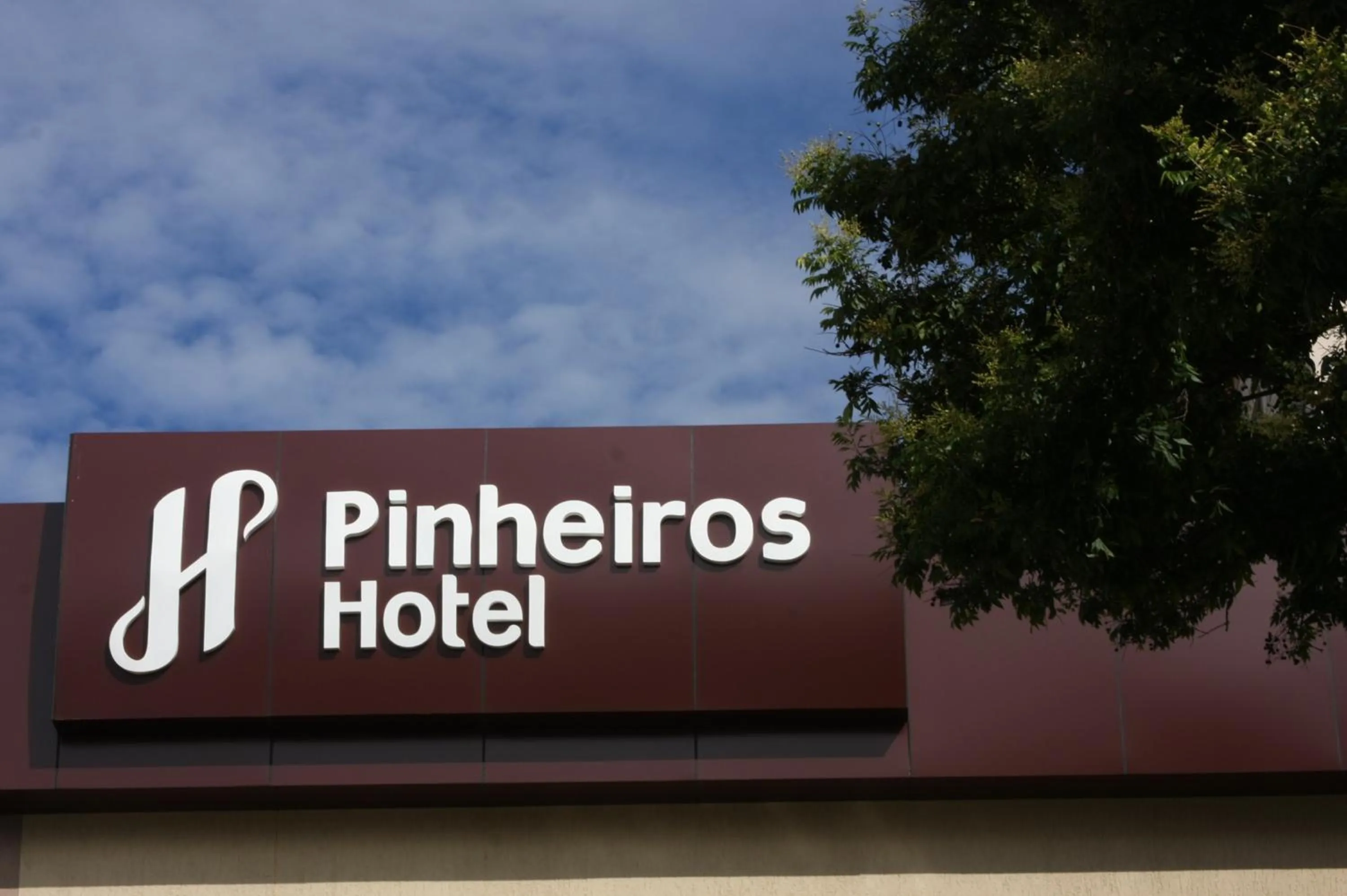Logo/Certificate/Sign in Pinheiros Hotel