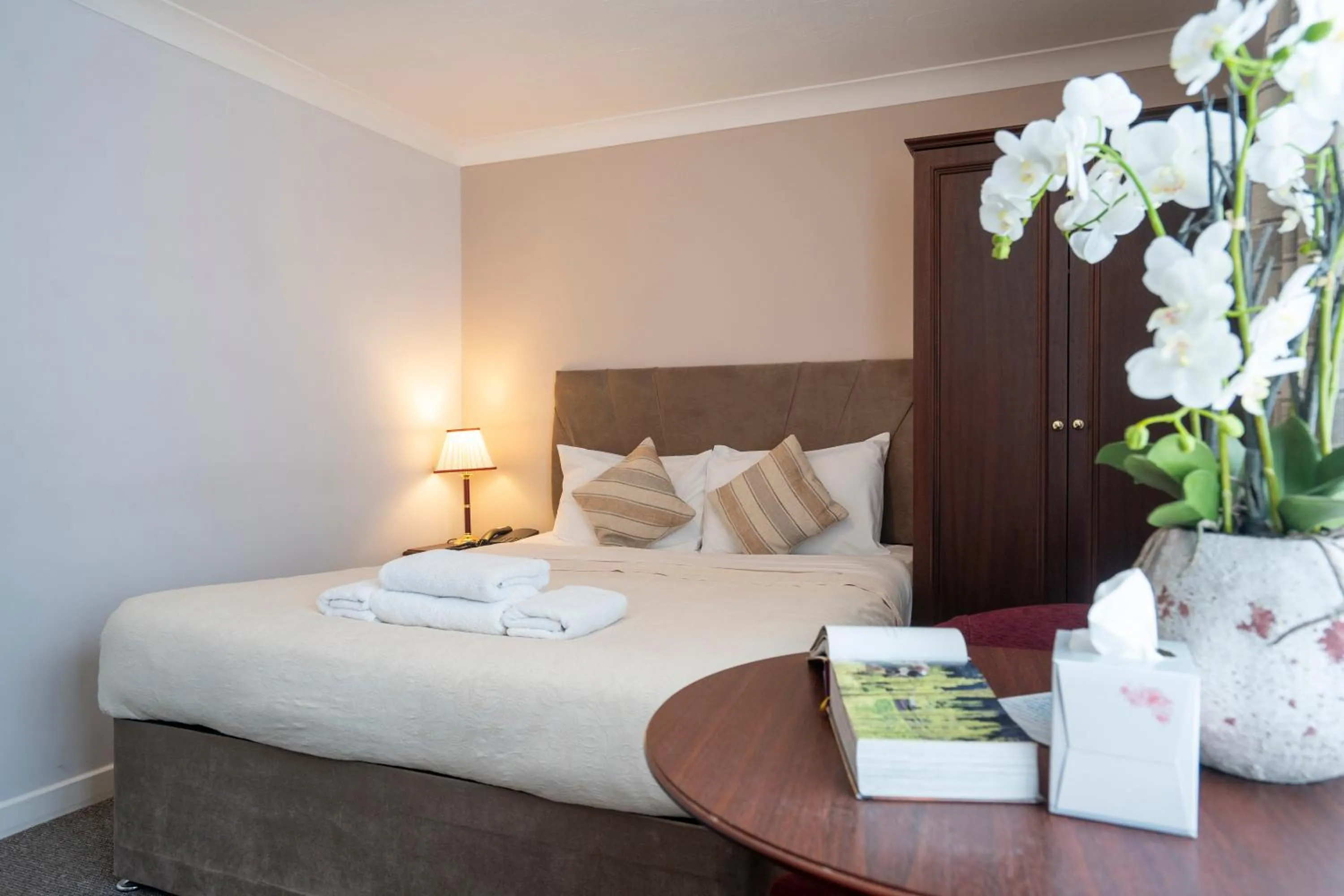 Bed in Marlborough House - Guest House