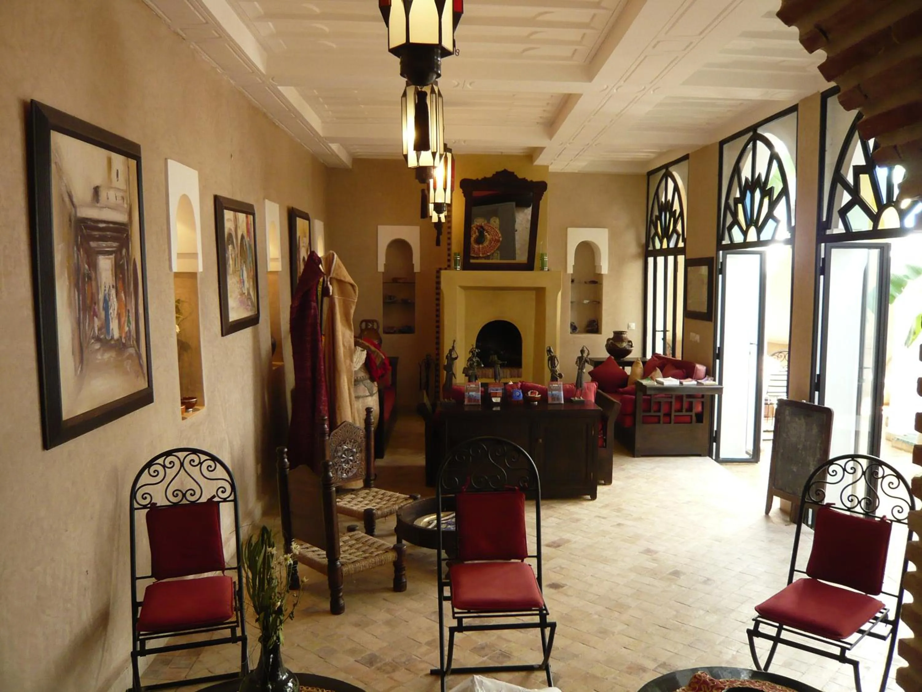 Restaurant/places to eat in Dar Soukaina