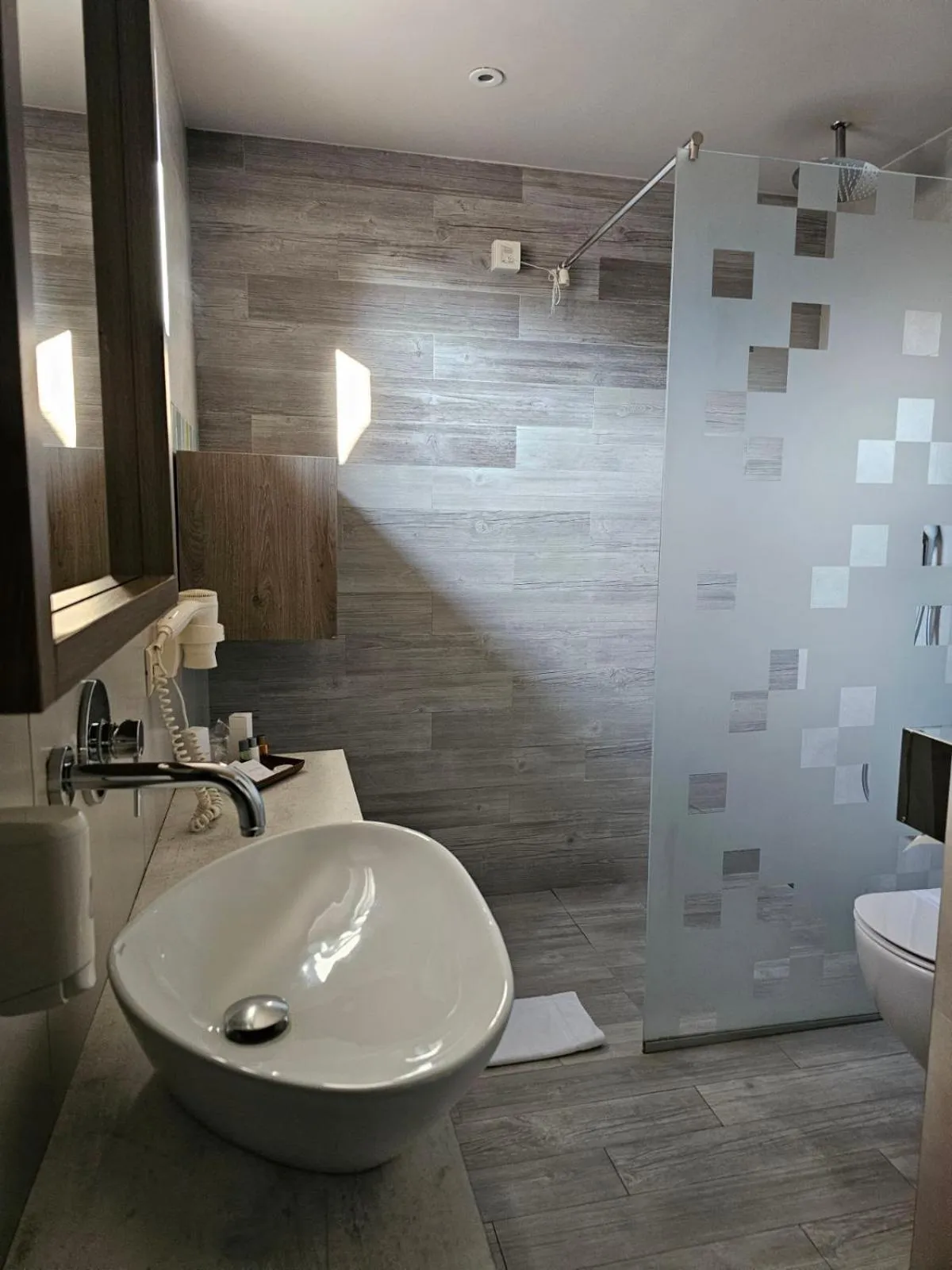 Bathroom in Garni Hotel D10