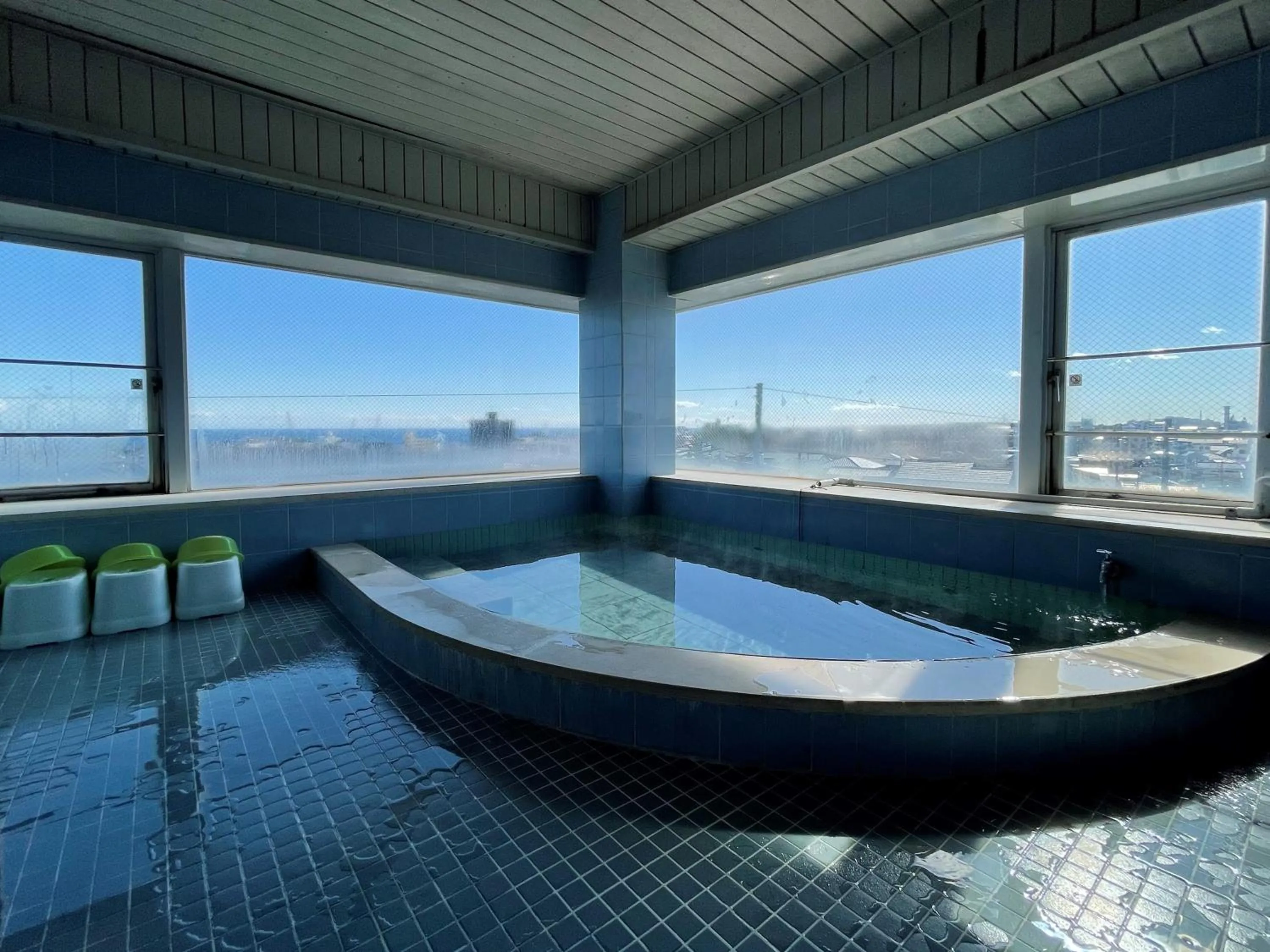 Public Bath in Hitachi Hotel Crane