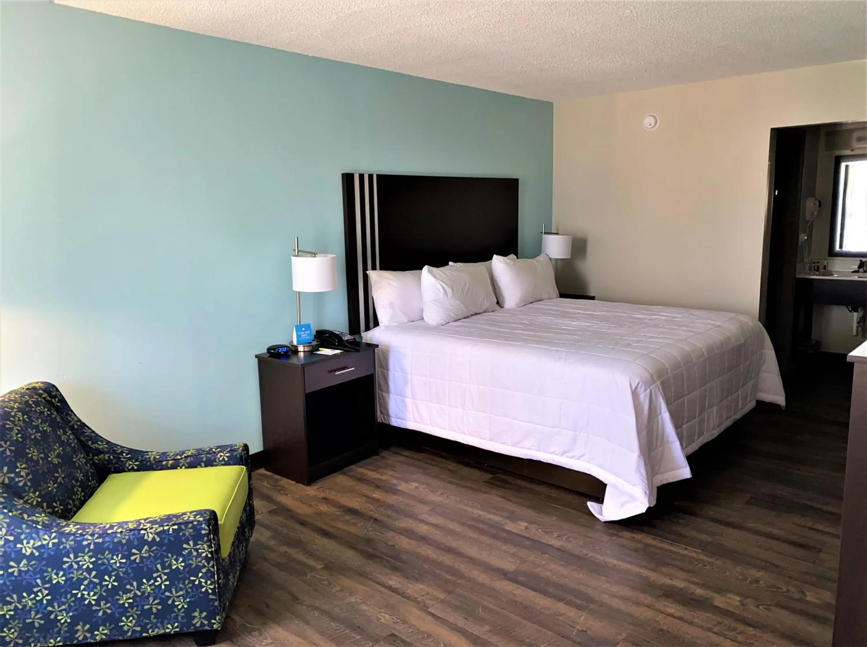 Bedroom, Bed in Days Inn by Wyndham Goldsboro