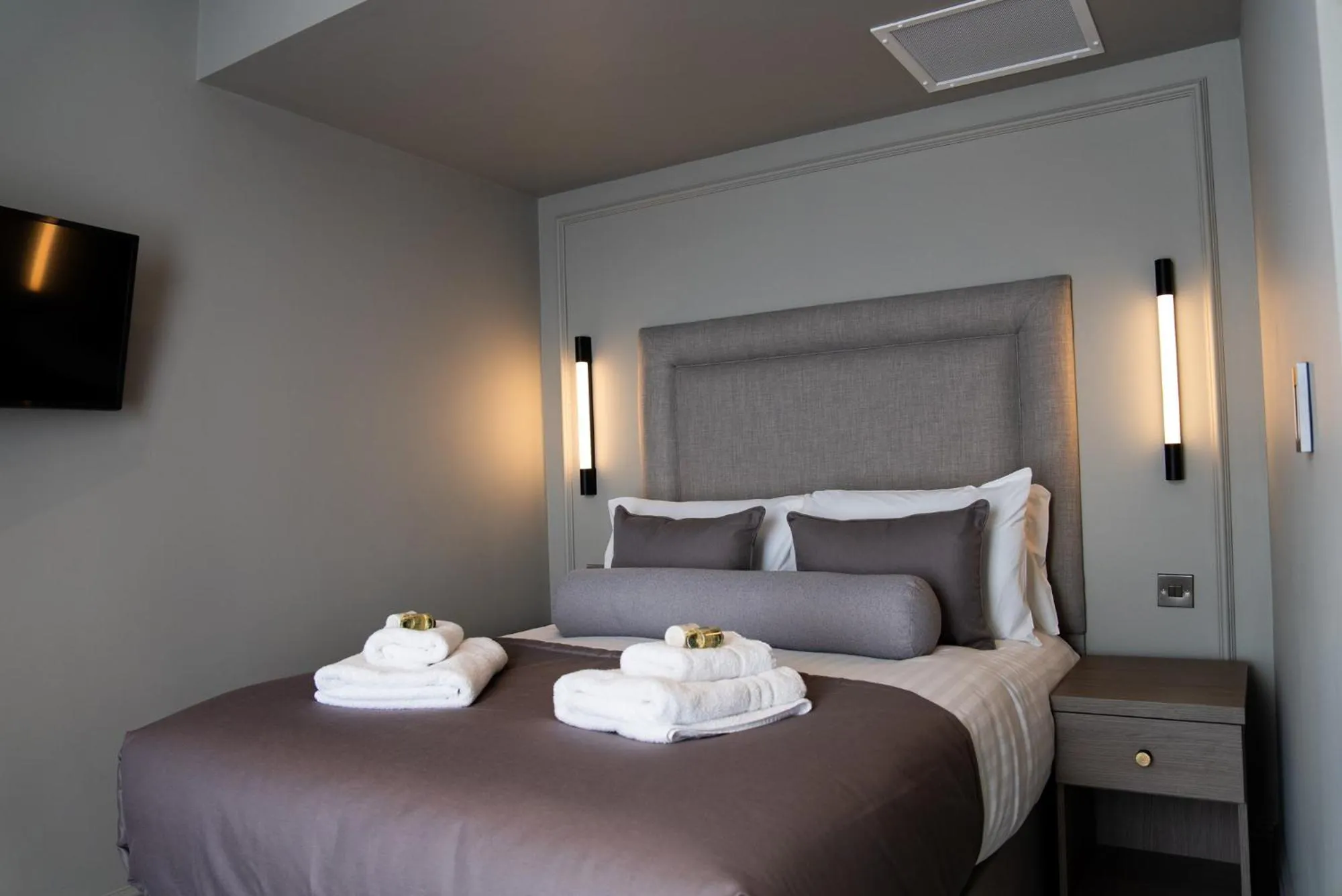 Bed in The Cae Mor Hotel