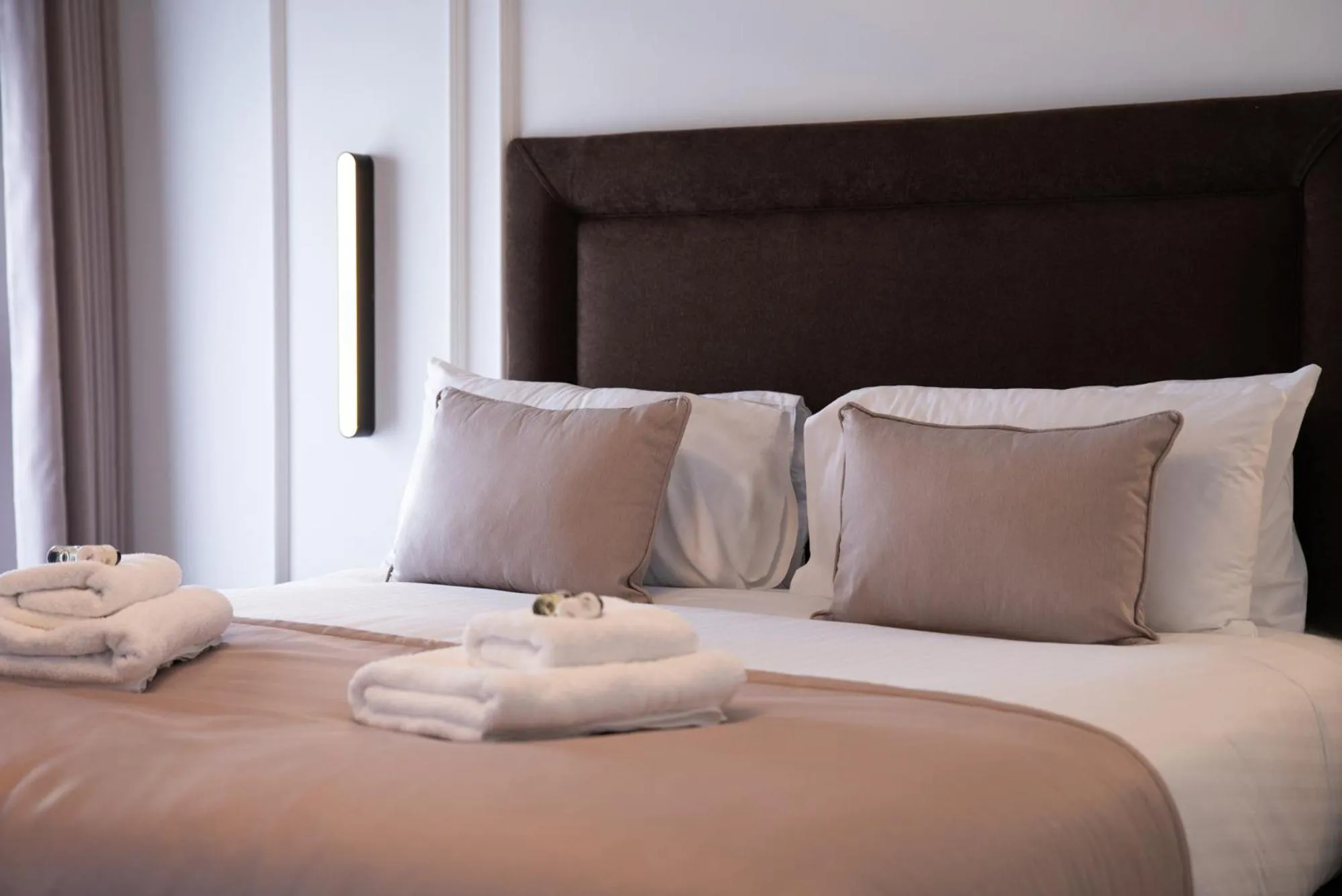 Bed in The Cae Mor Hotel