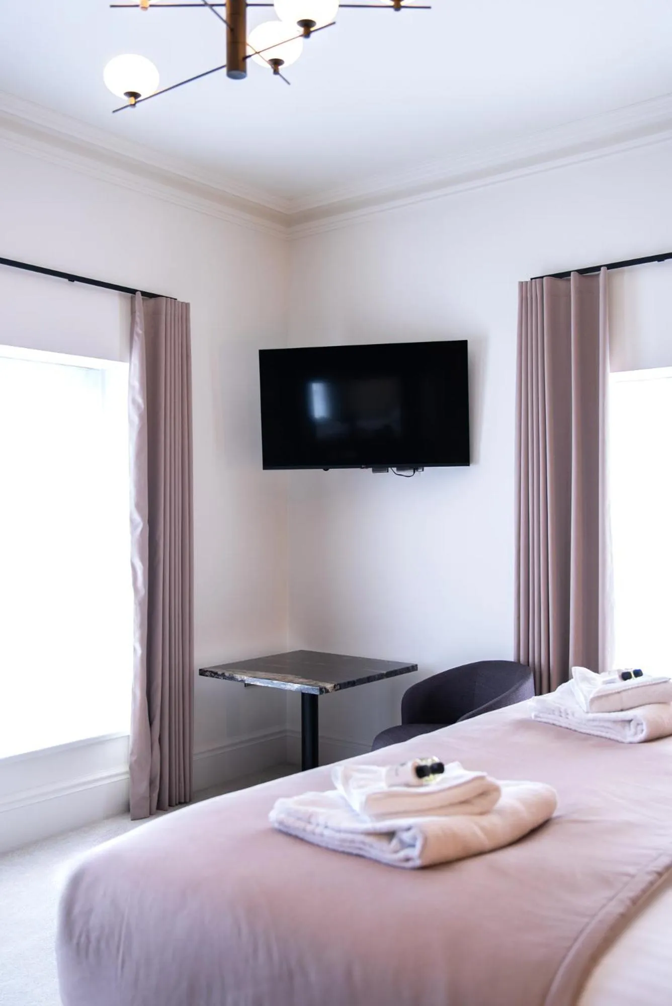 Bed in The Cae Mor Hotel