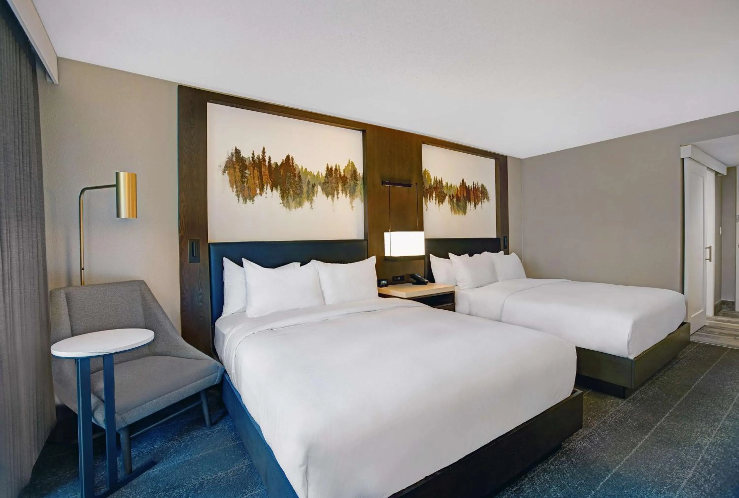 Bed in Hilton Peachtree City Atlanta Hotel & Conference Center