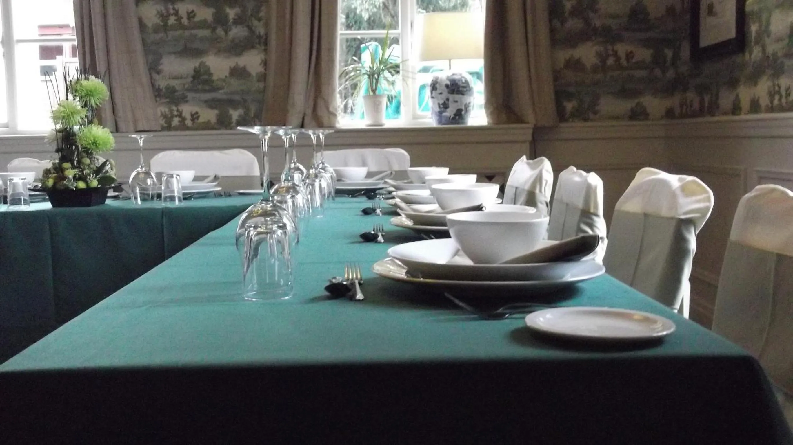 Banquet/Function facilities in Hadley Bowling Green Inn