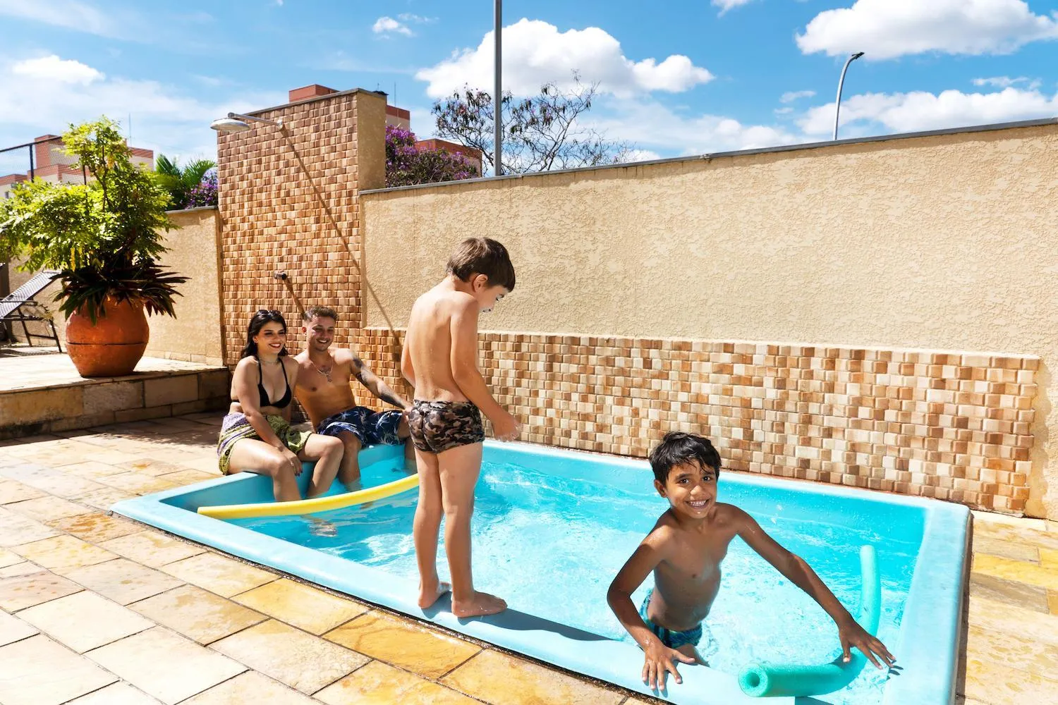 Swimming pool in Itapetinga Hotel