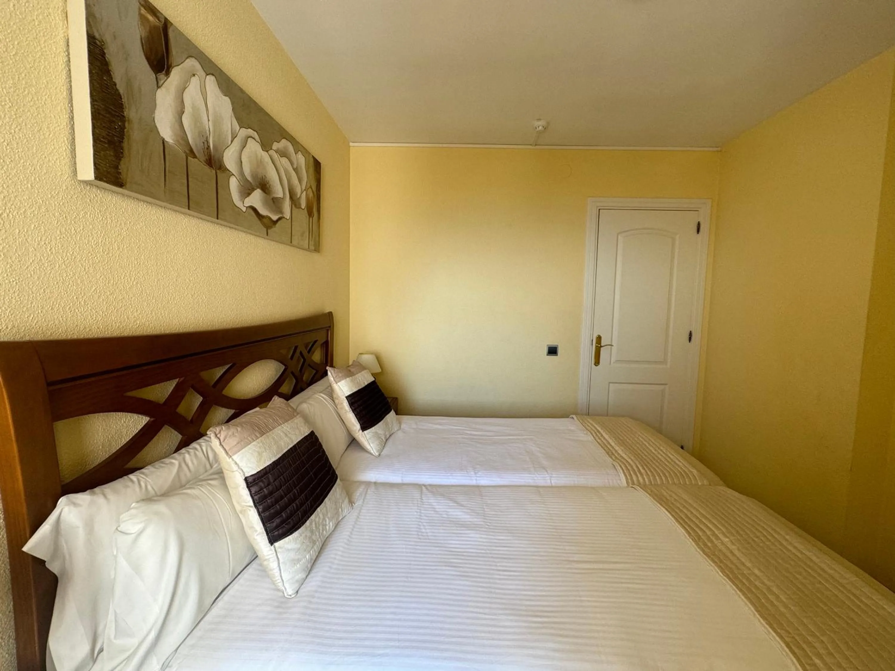 Bedroom, Bed in Macdonald La Ermita Resort