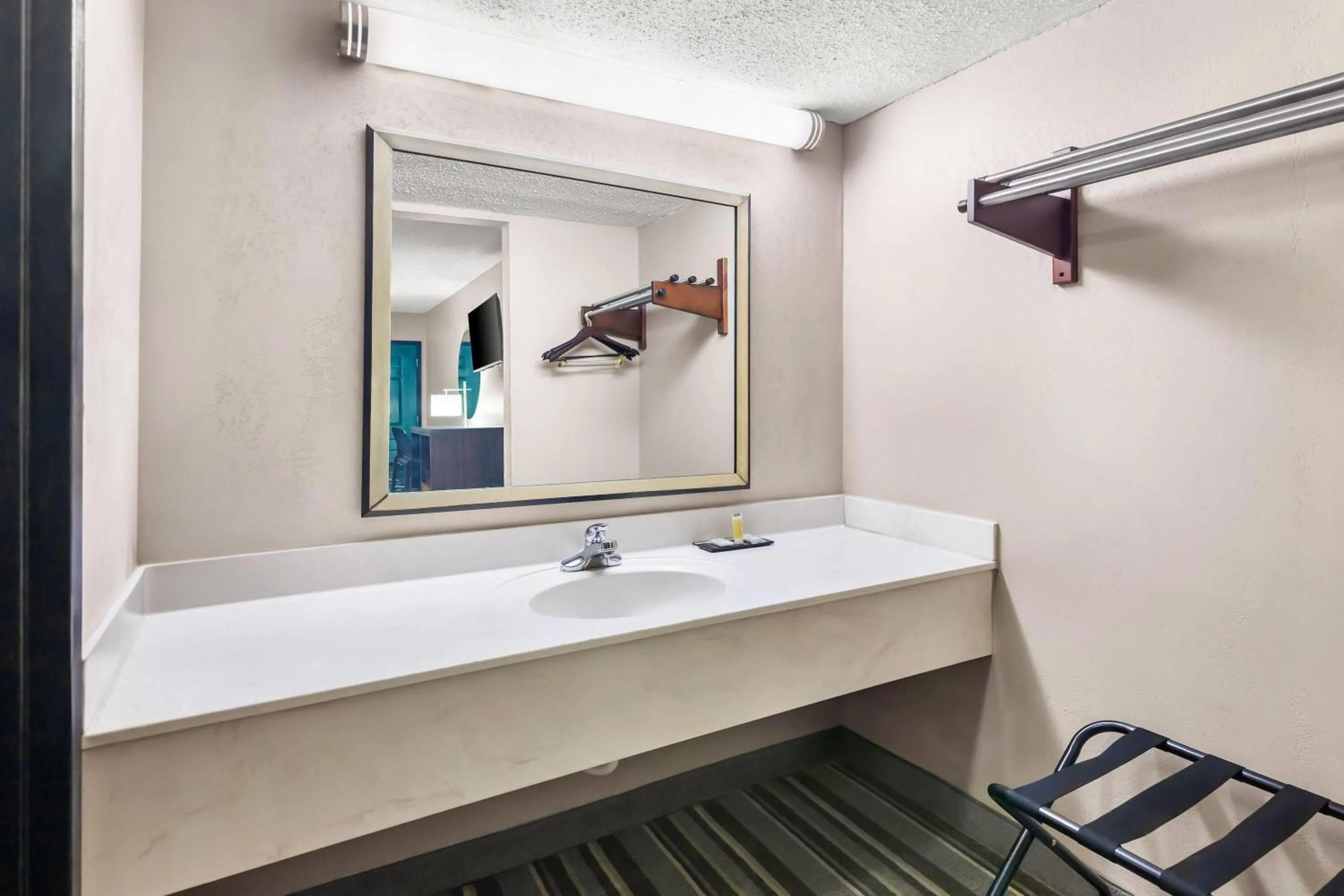 Bathroom in Super 8 by Wyndham Columbia