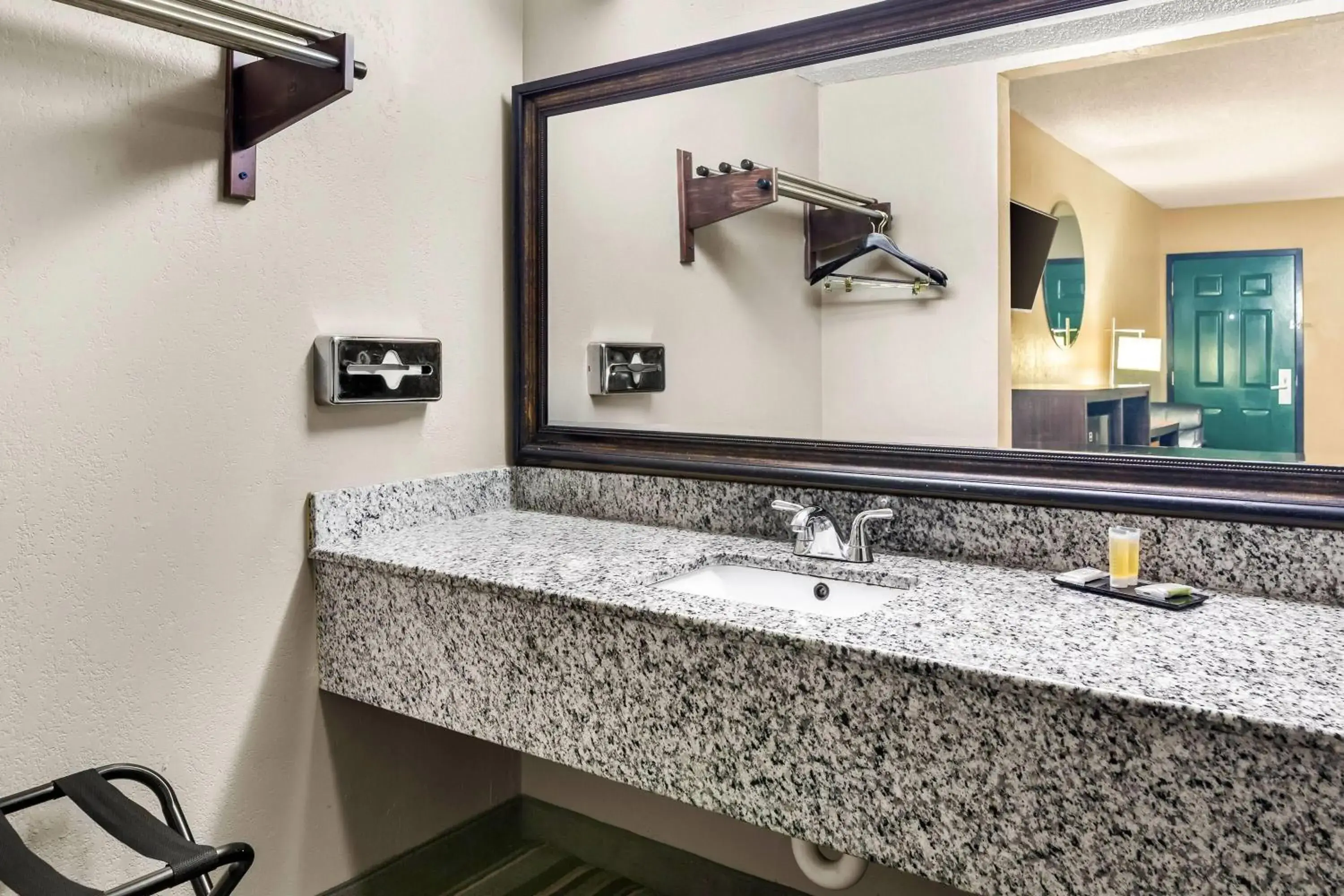 Double Room with Two Double Beds - Smoking in Super 8 by Wyndham Columbia Double Room with Two Double Beds - Smoking in Super 8 by Wyndham Columbia