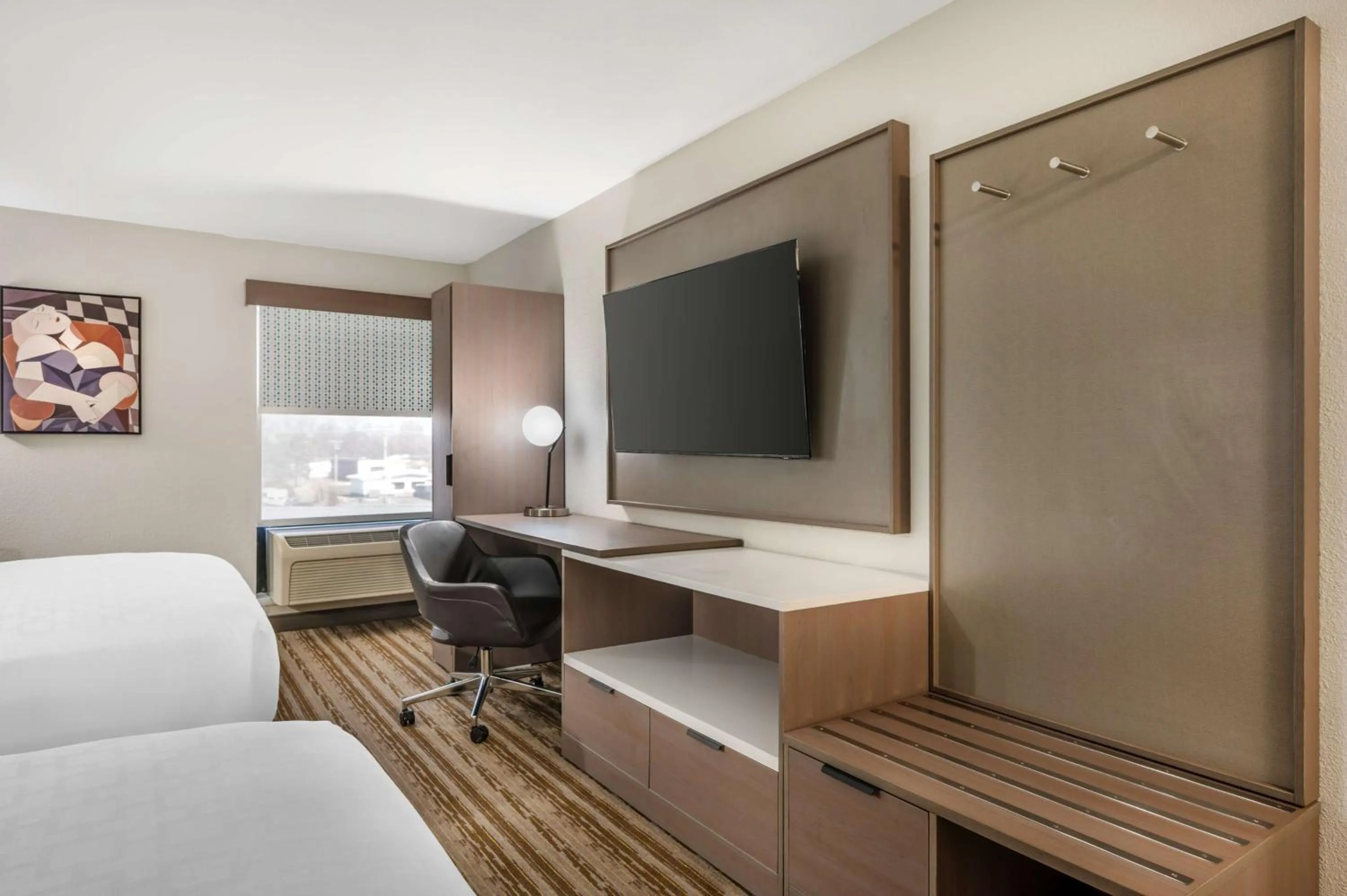 Bedroom in Best Western Plus Richmond Indiana I-70