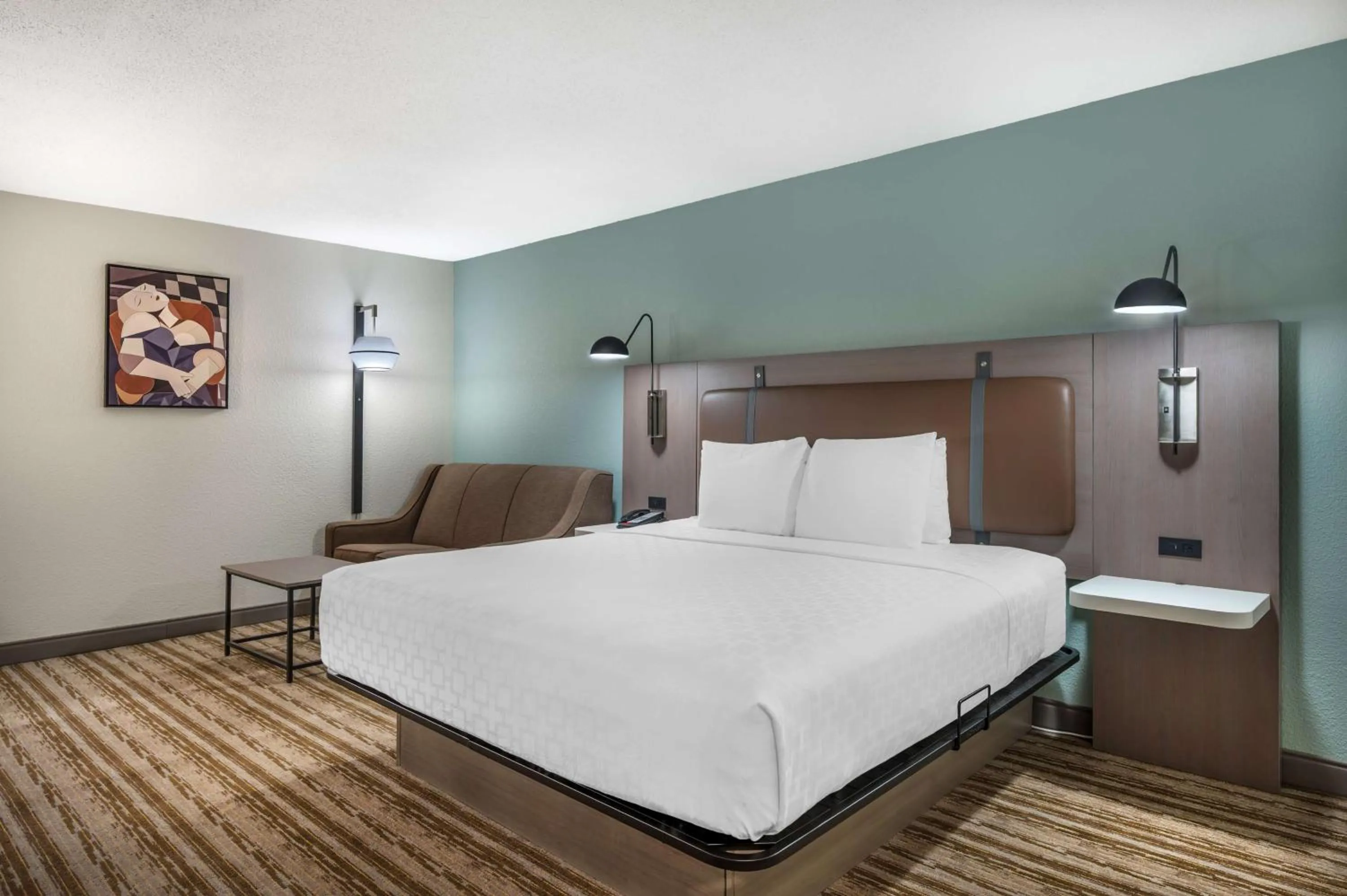 Bedroom in Best Western Plus Richmond Indiana I-70