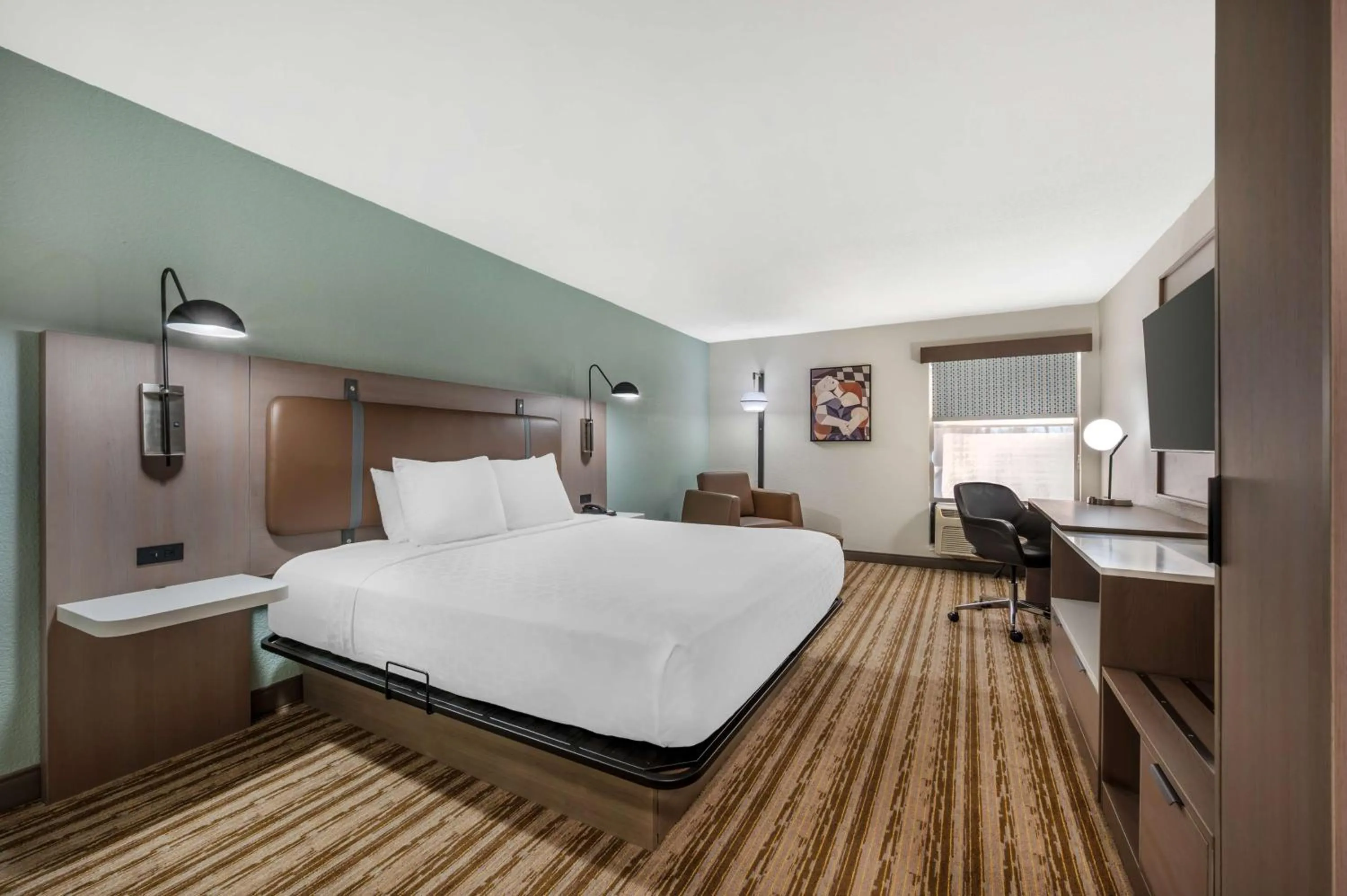 Bedroom in Best Western Plus Richmond Indiana I-70